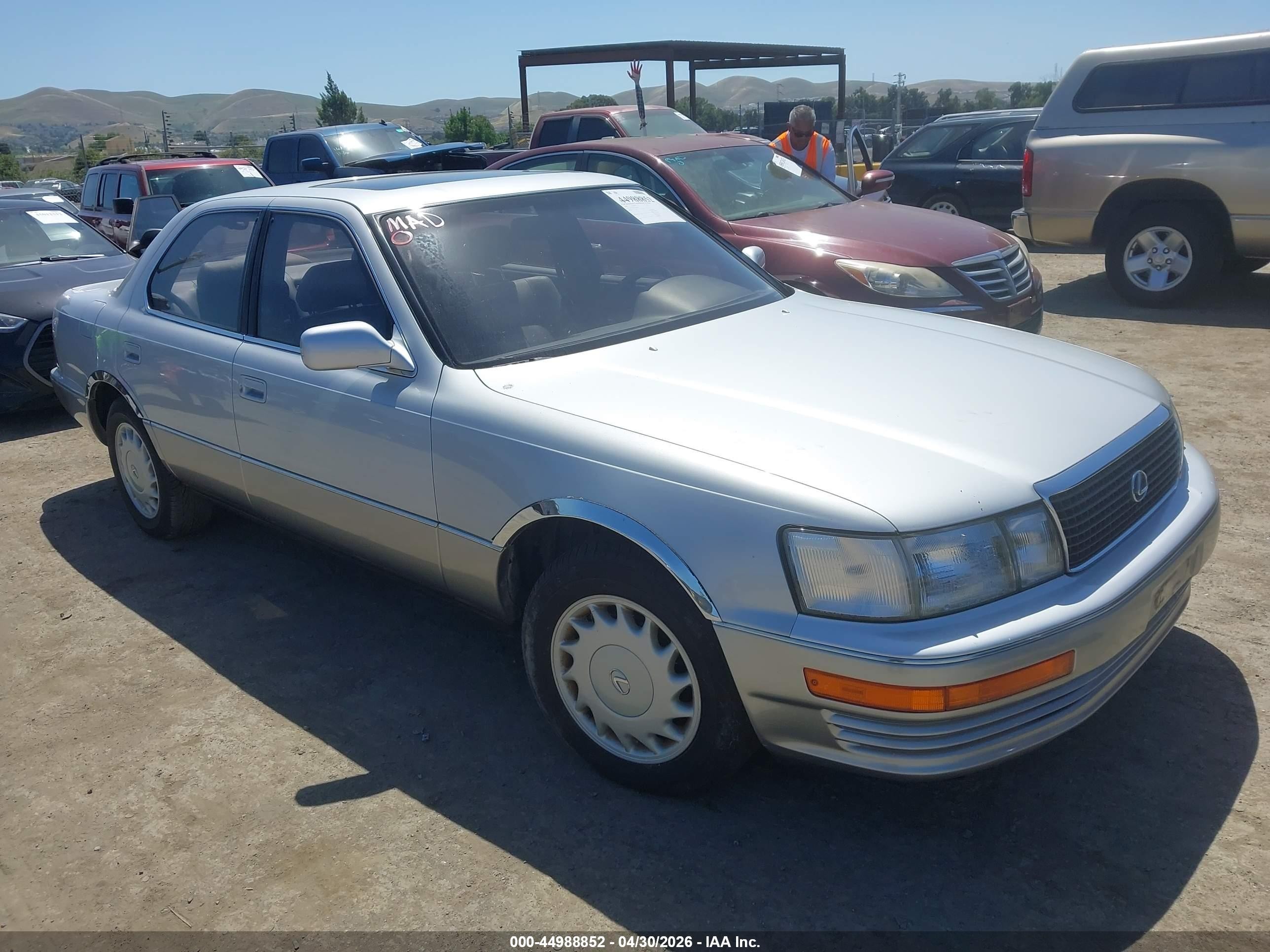 1990 Lexus LS 400, VIN JT8UF11EXL0040167 — Normal wear