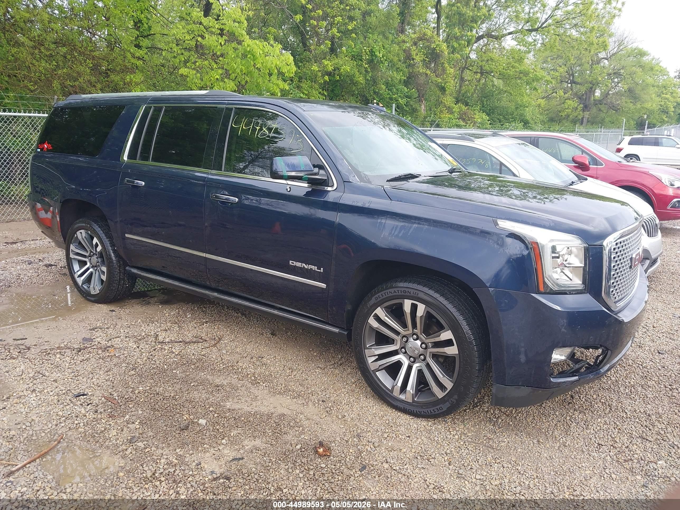 2017 GMC Yukon XL Denali, VIN 1GKS2HKJ2HR161730 — Side