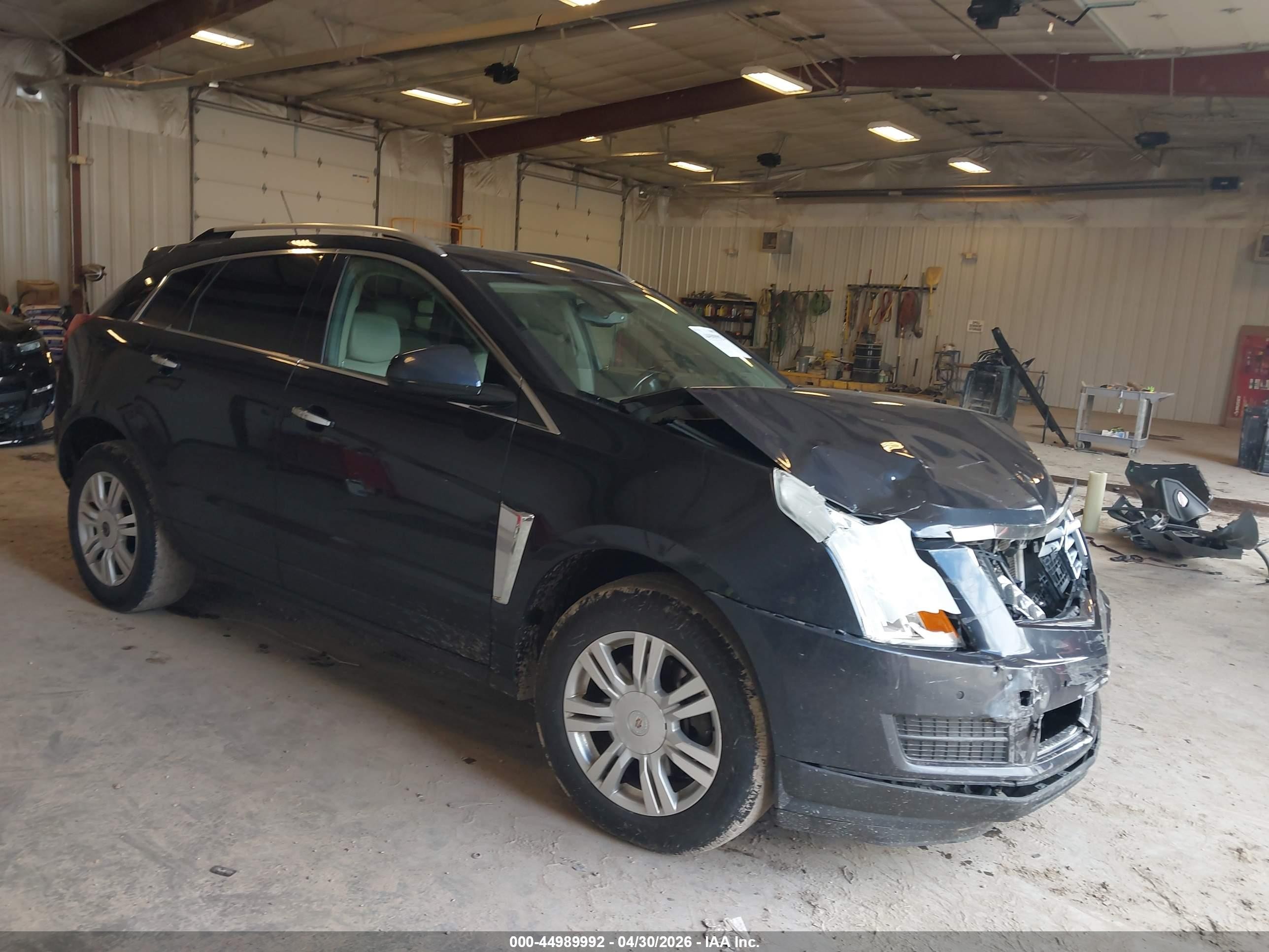 2016 Cadillac SRX Luxury Collection, VIN 3GYFNBE31GS546328 — Front end