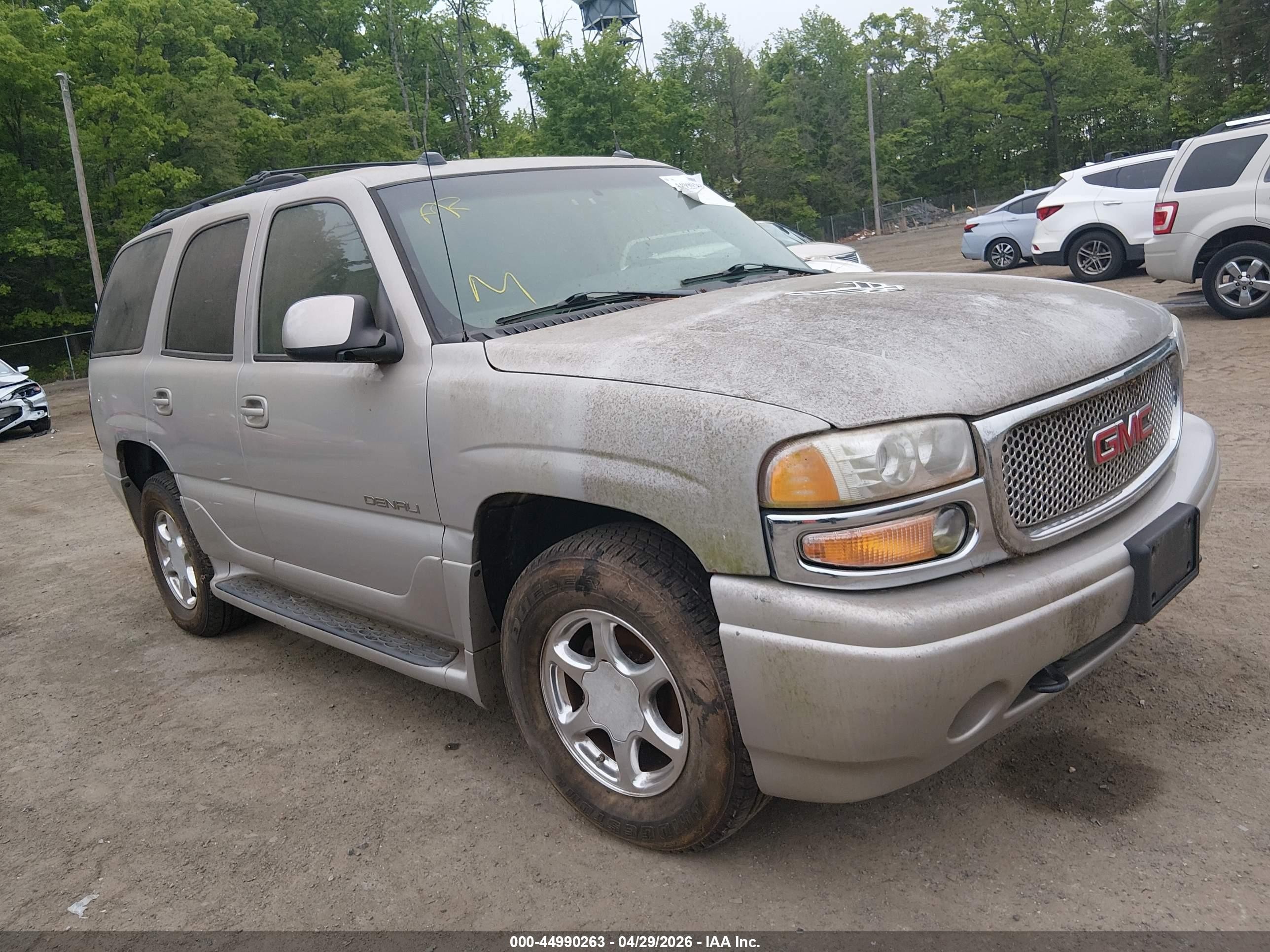 2005 GMC Yukon Denali, VIN 1GKEK63U95J195443 — Normal wear