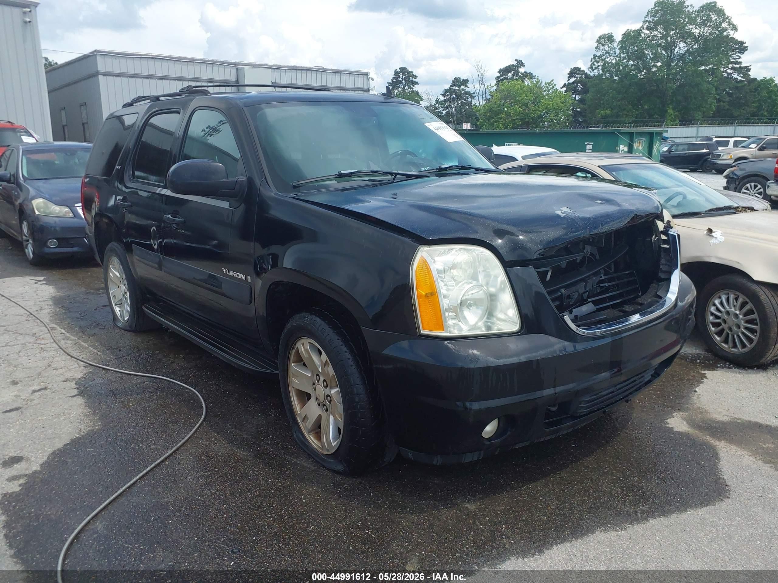 2007 GMC Yukon SLT, VIN 1GKFC13047R267168 — Front end
