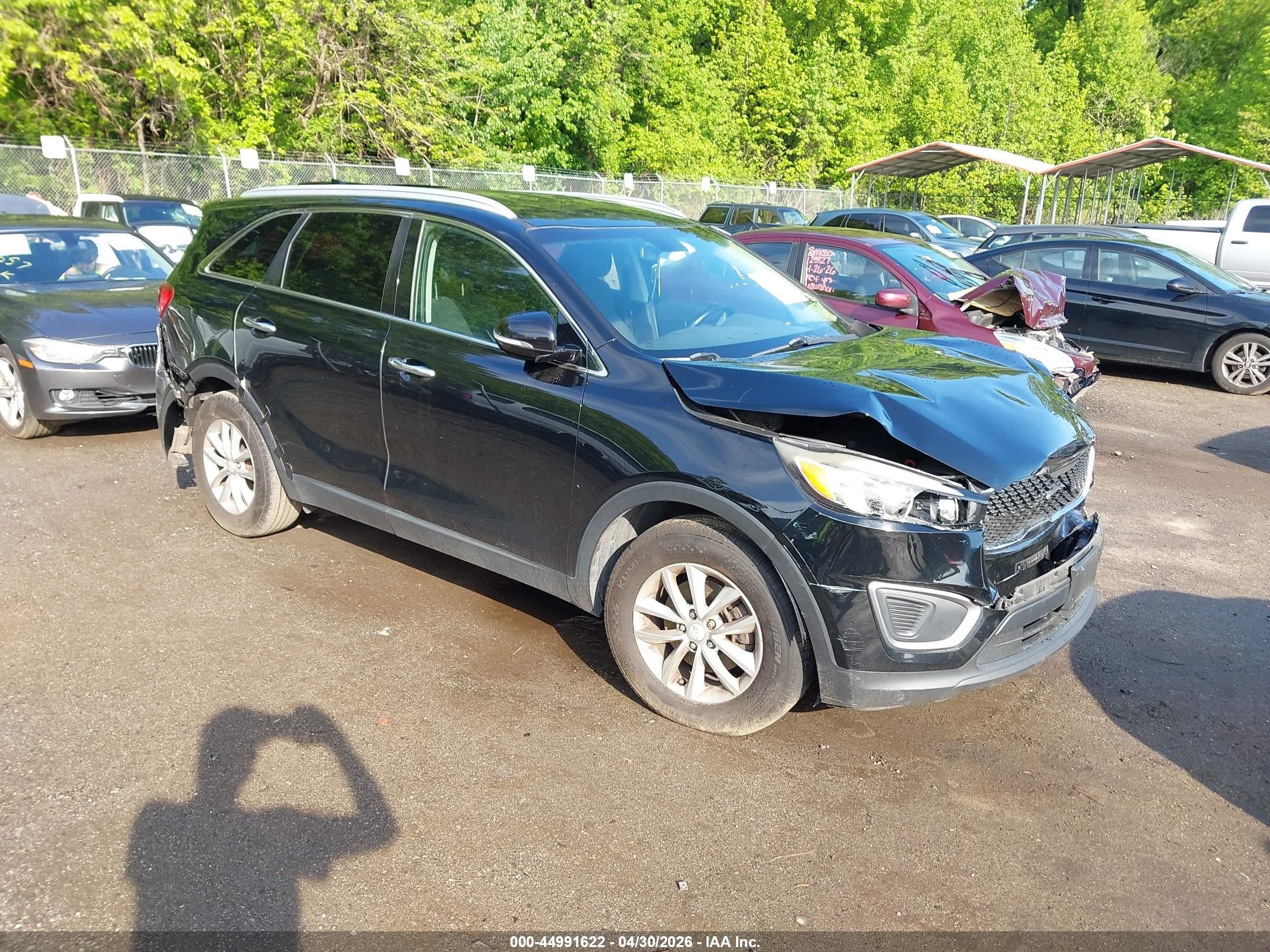 2016 Kia Sorento LX, VIN 5XYPGDA36GG073937 — Front end