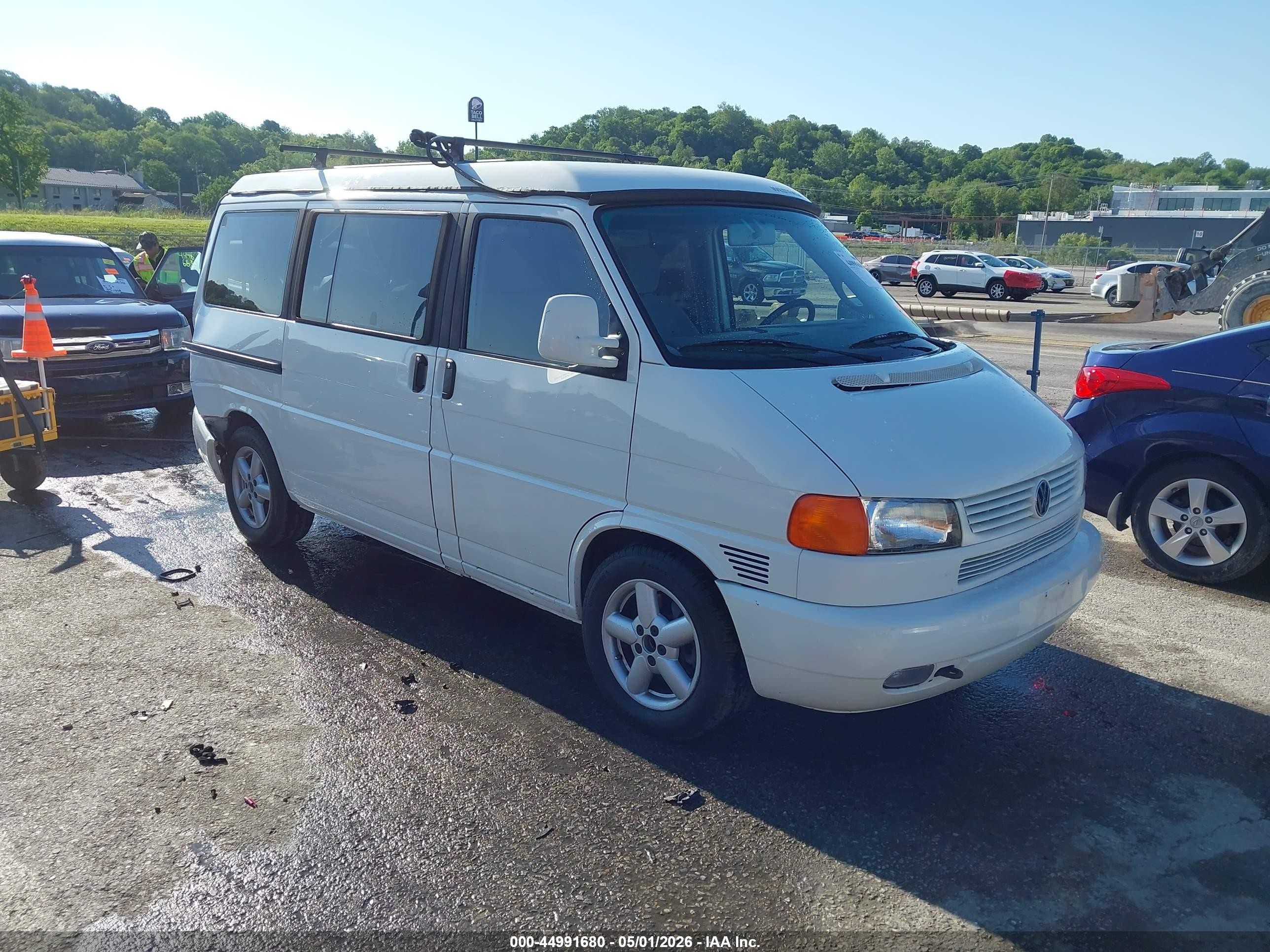 2002 Volkswagen EuroVan MV, VIN WV2NB47022H084079 — Фото с аукциона