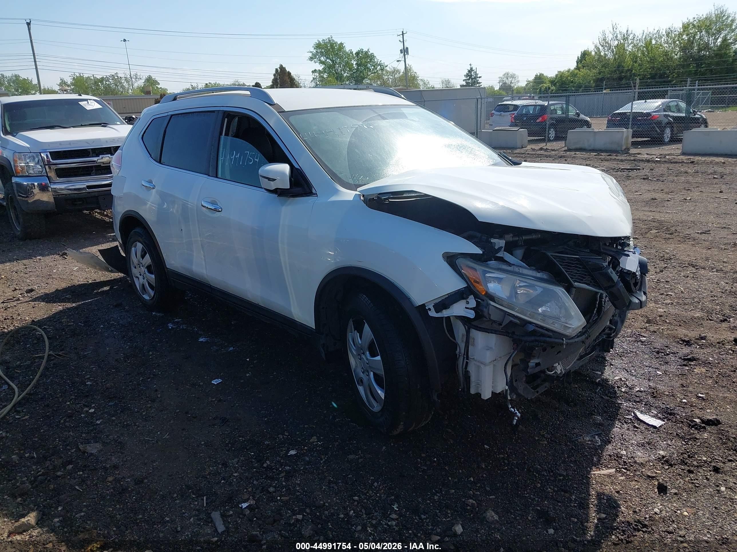 2016 Nissan Rogue SL, VIN 5N1AT2MT6GC892691 — Front end