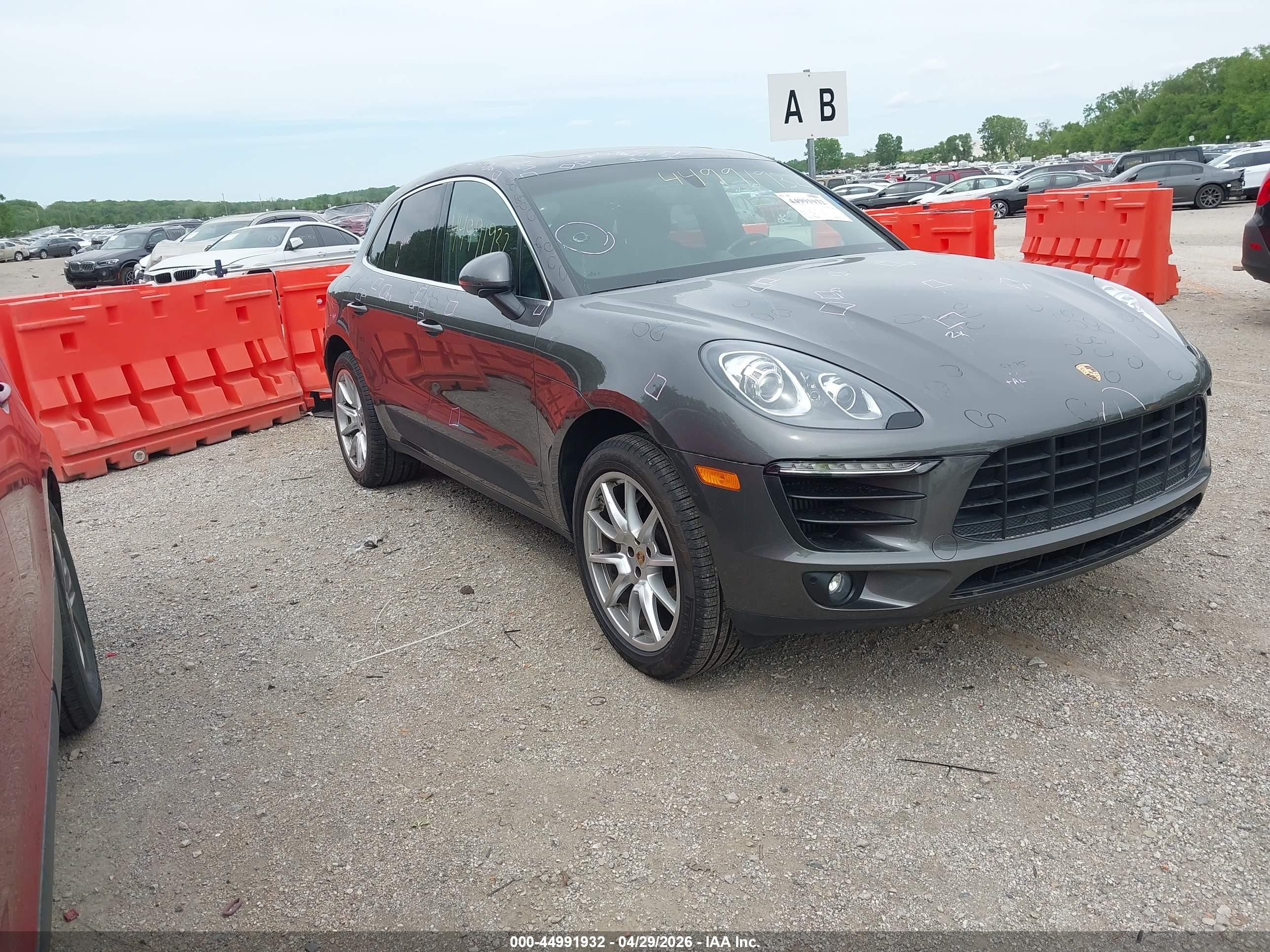 2016 Porsche Macan S, VIN WP1AB2A56GLB42817 — Roof