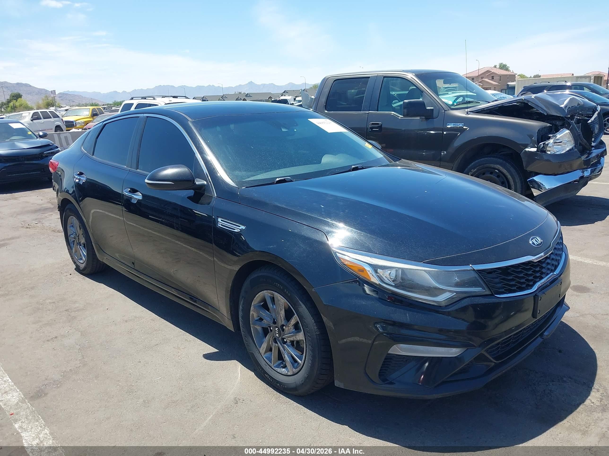 2019 Kia Optima S, VIN 5XXGT4L33KG332096 — Rear end