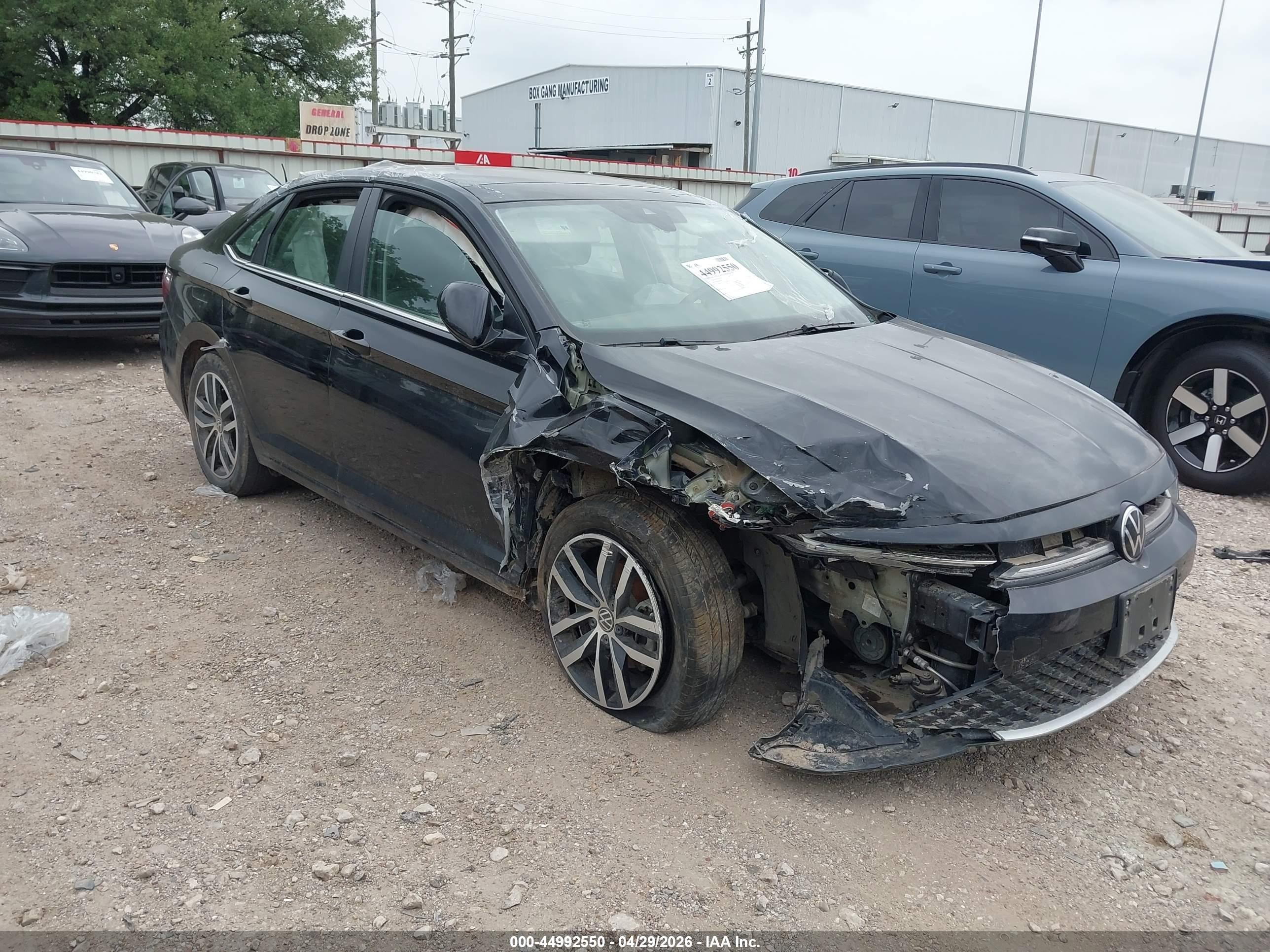 2025 Volkswagen Jetta SE, VIN 3VW7X7BU6SM008037 — Front end