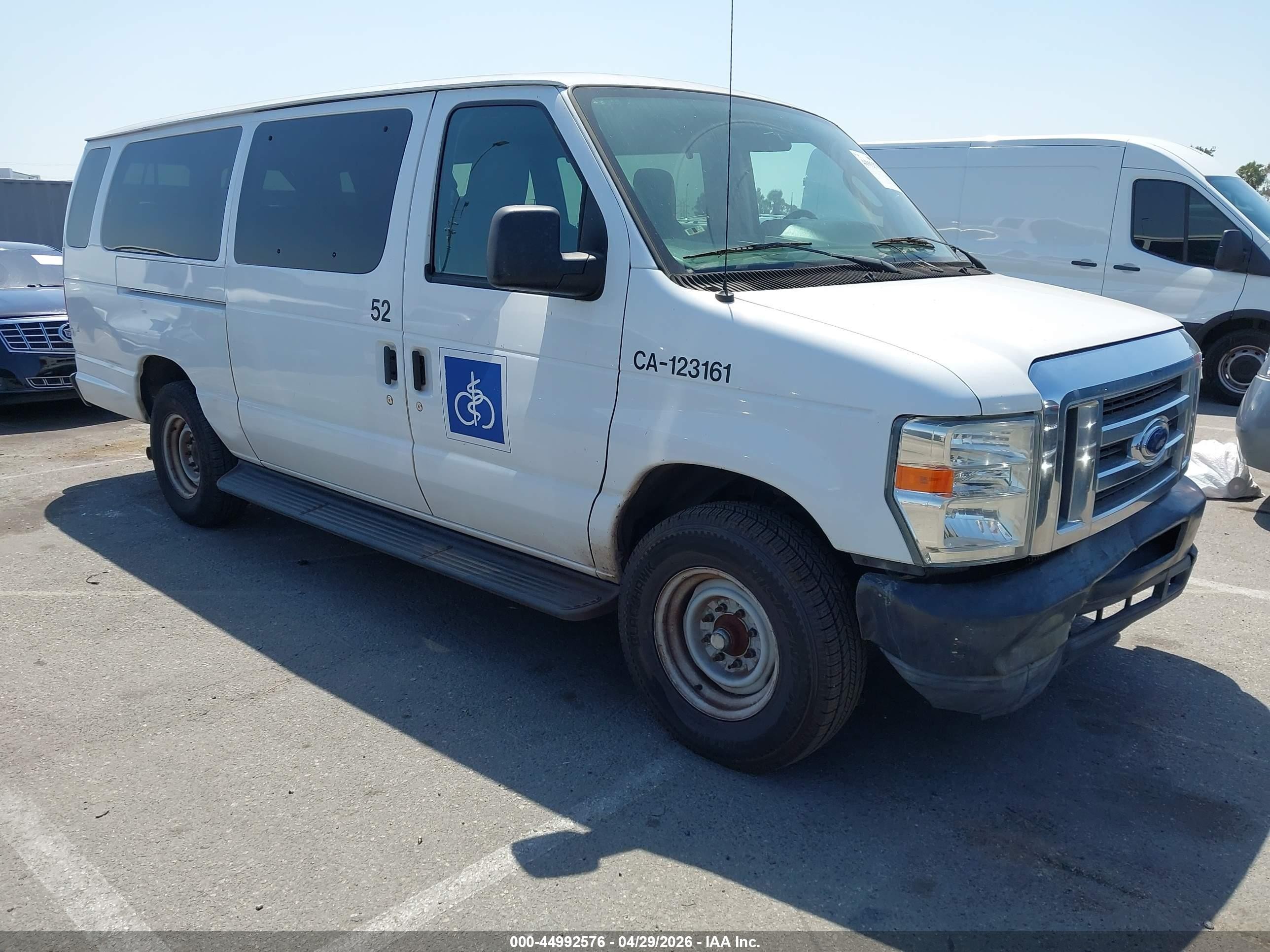 2013 Ford Econoline Passenger XLT, VIN 1FBSS3BL9DDB29823 — Normal wear