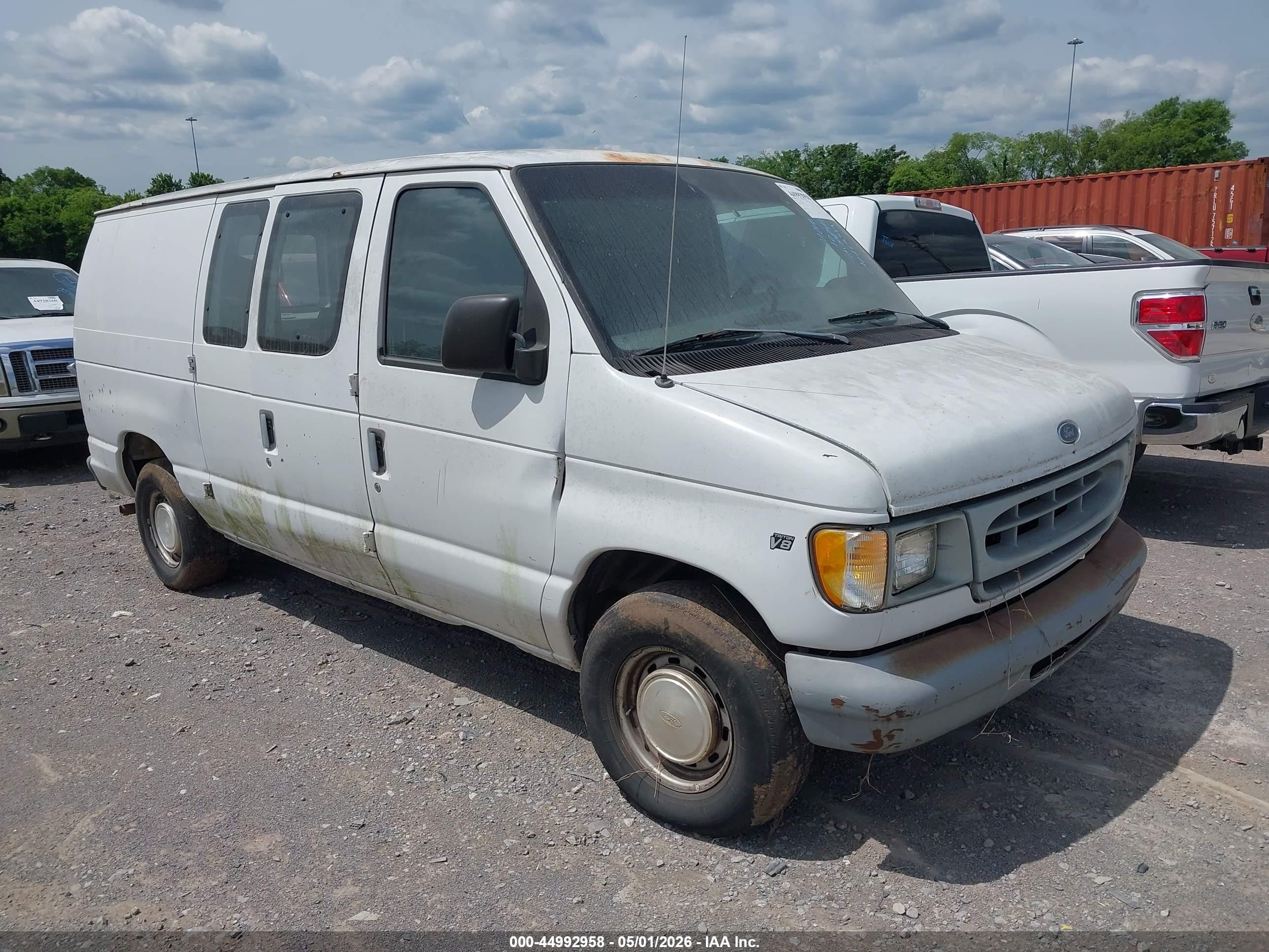 1998 Ford Econoline Cargo, VIN 1FTRE1465WHA05735 — Normal wear