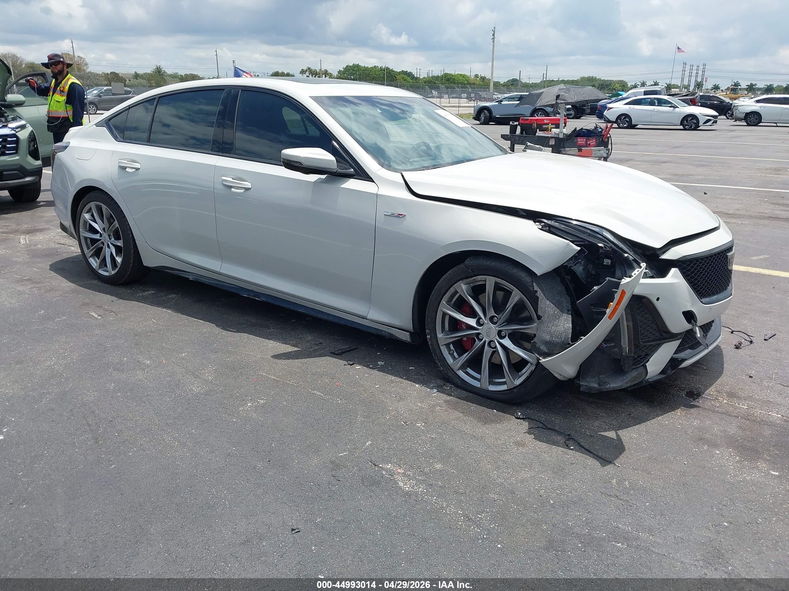 2023 Cadillac CT5-V, VIN 1G6DR5RW4P0117346 — Front end