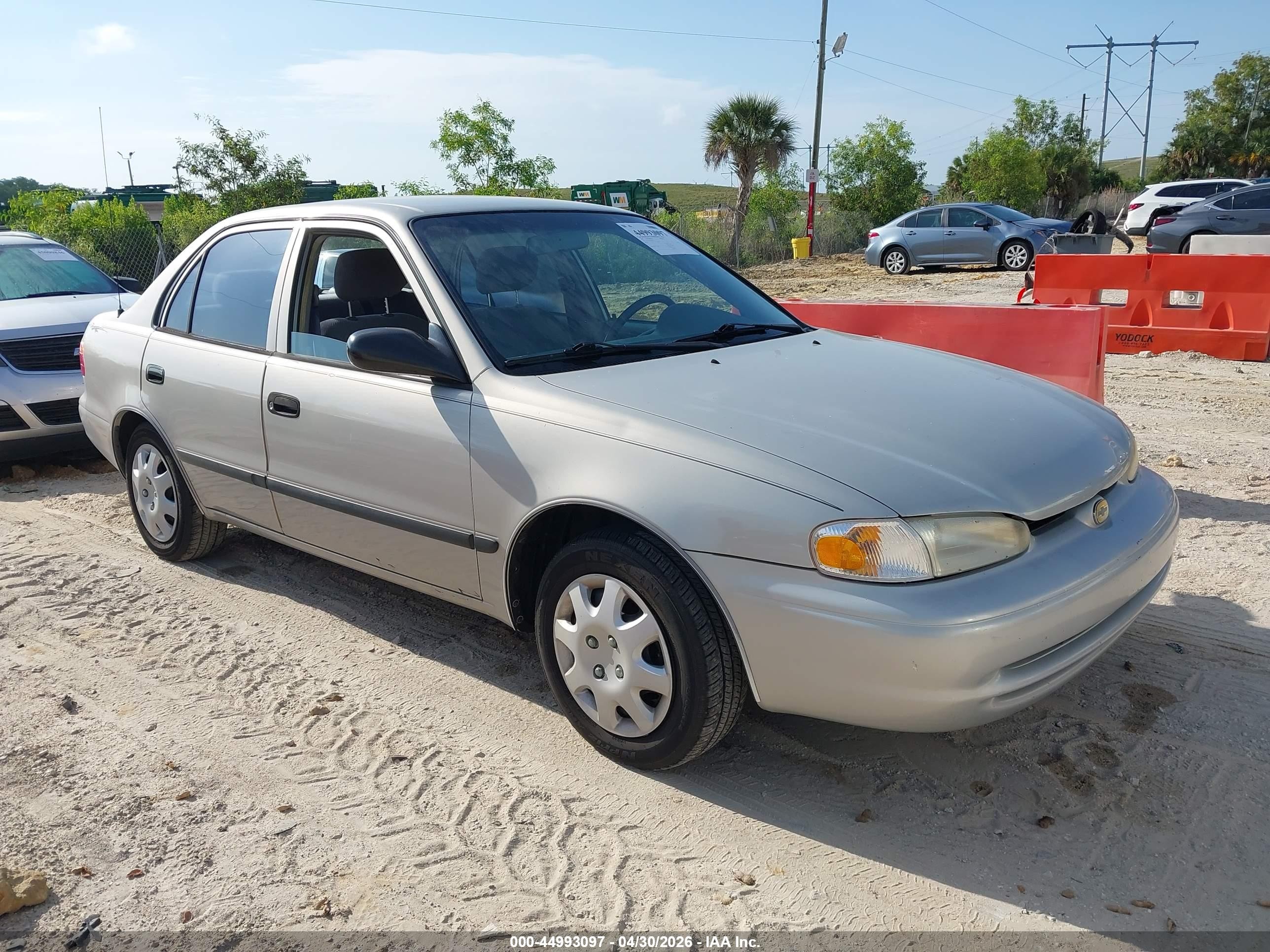 2000 Chevrolet Prizm LSi, VIN 1Y1SK5286YZ406225 — Normal wear