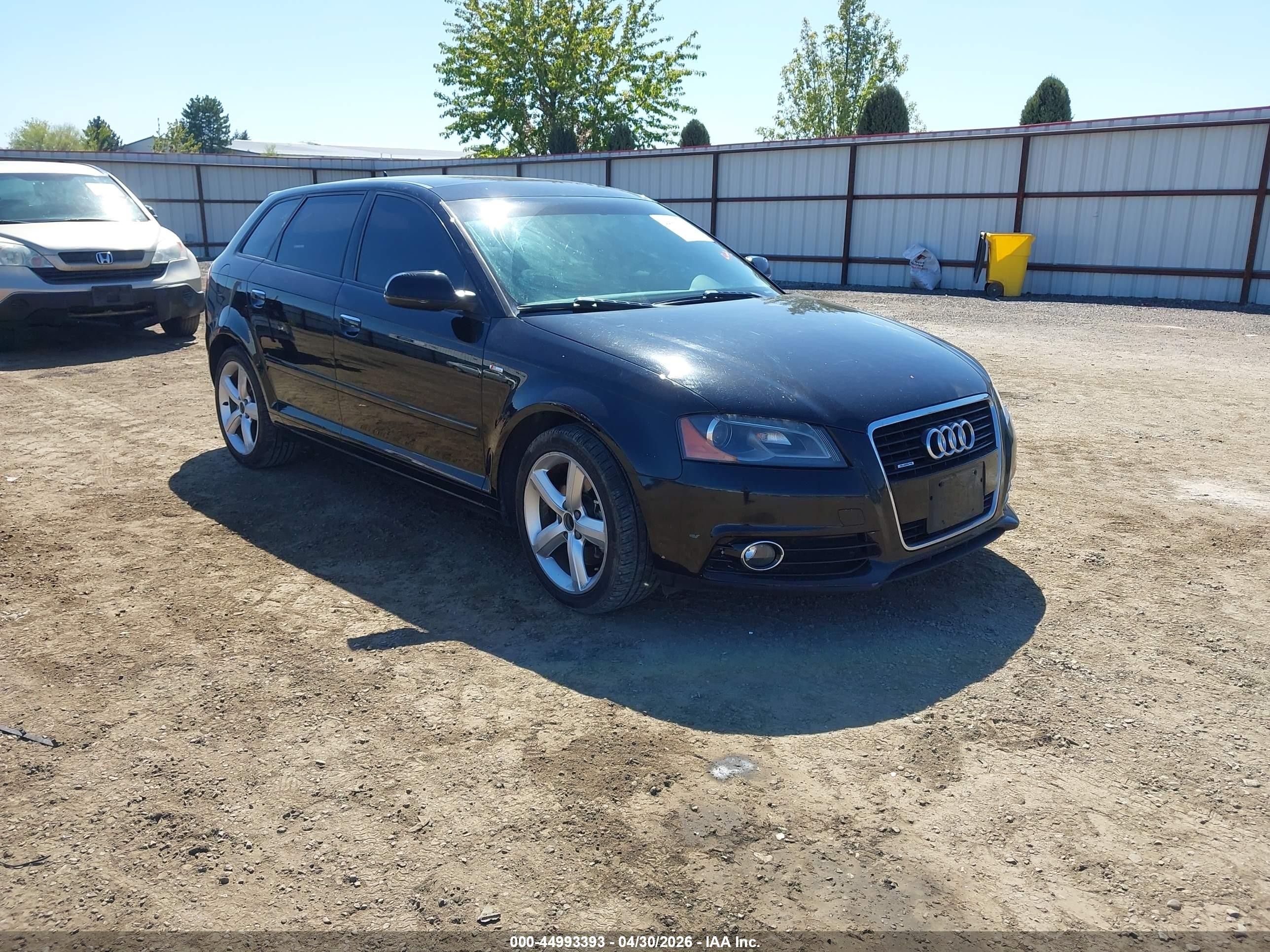 2013 Audi A3 Premium Plus, VIN WAUMFAFM9DA027680 — Перед