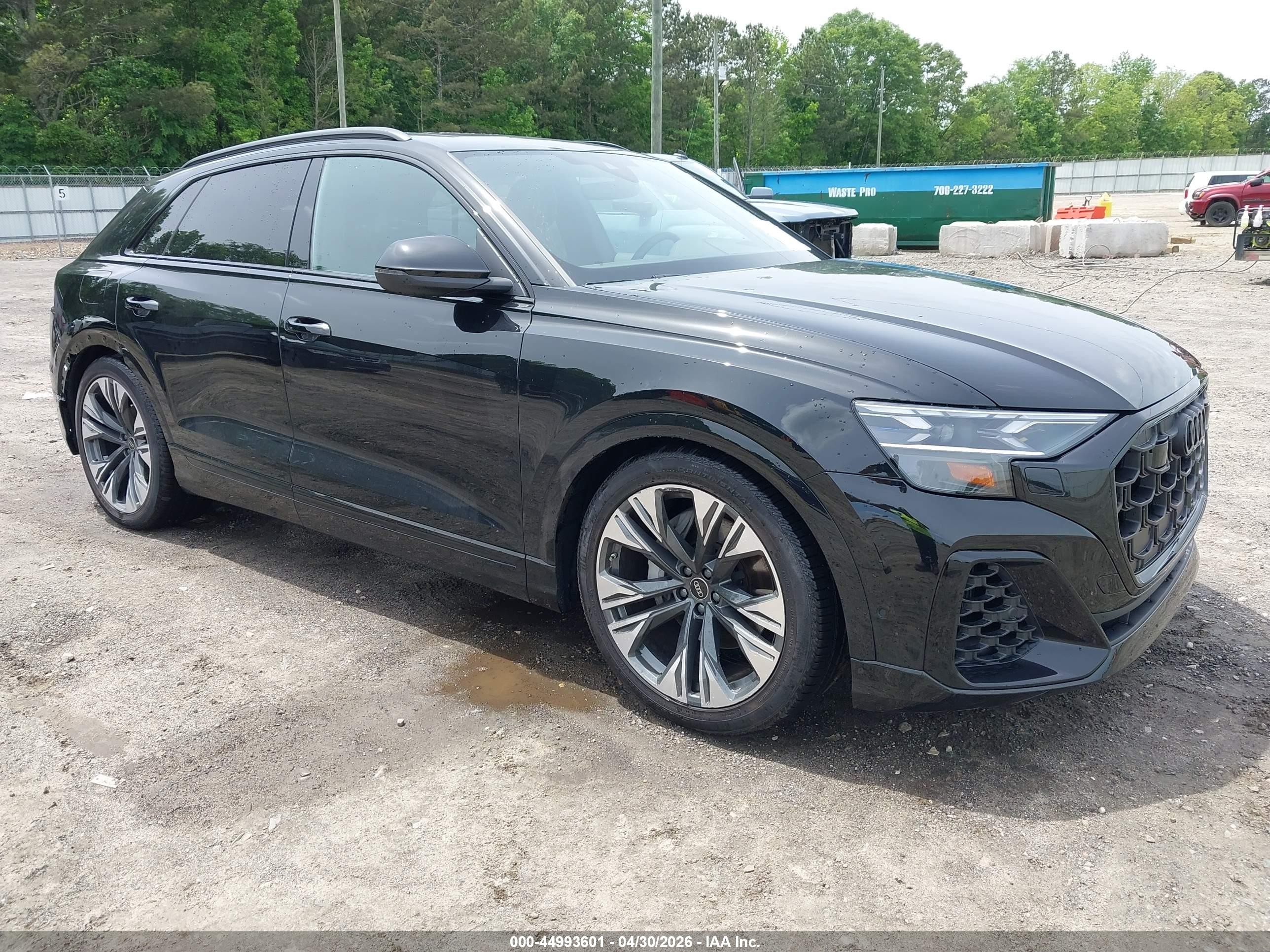 2024 Audi Q8 Prestige, VIN WA1FVBF17RD012315 — Зад