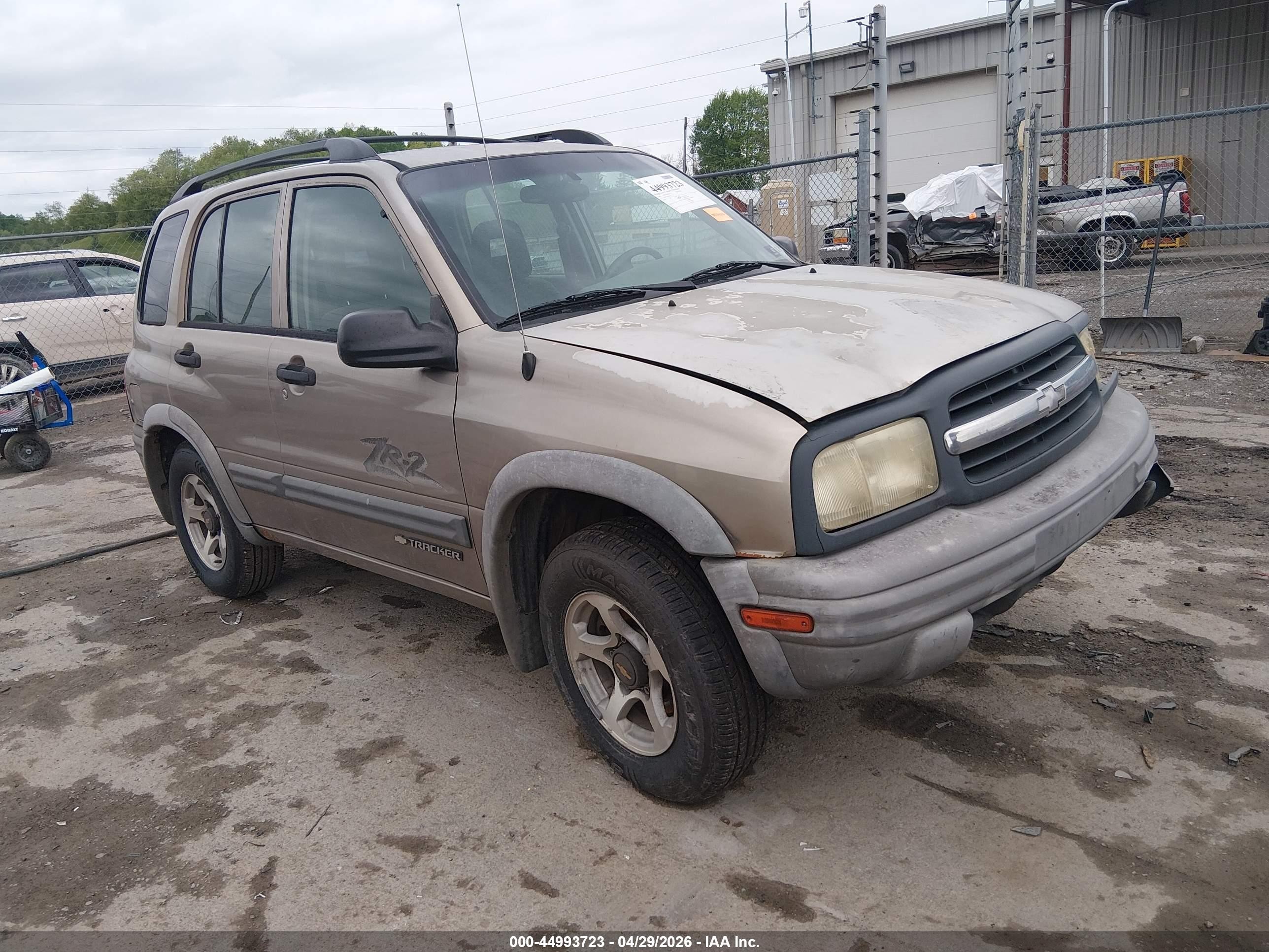 2002 Chevrolet Tracker ZR2, VIN 2CNBJ734526954522 — Front end