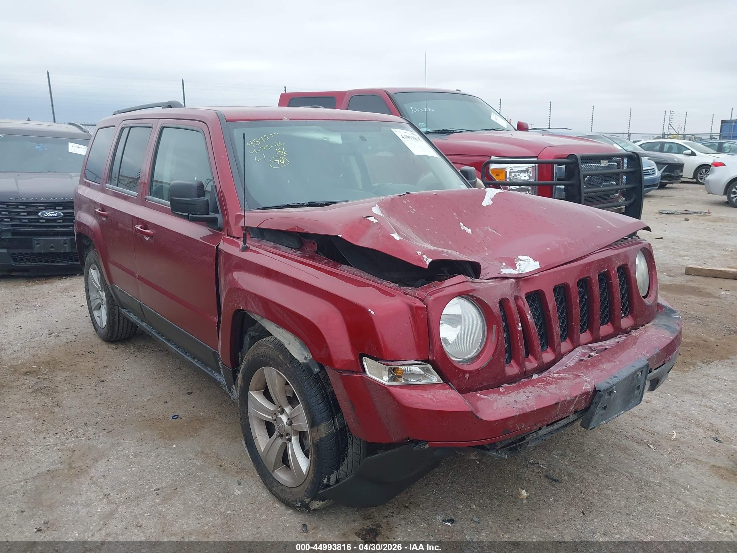 2017 Jeep Patriot Latitude, VIN 1C4NJPFB8HD184452 — Front end