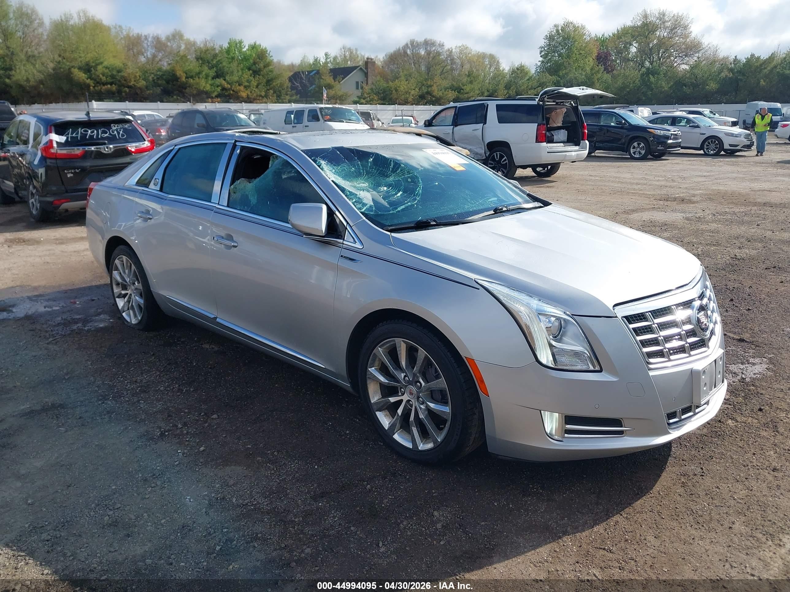 2015 Cadillac XTS Premium, VIN 2G61R5S33F9196256 — Storm
