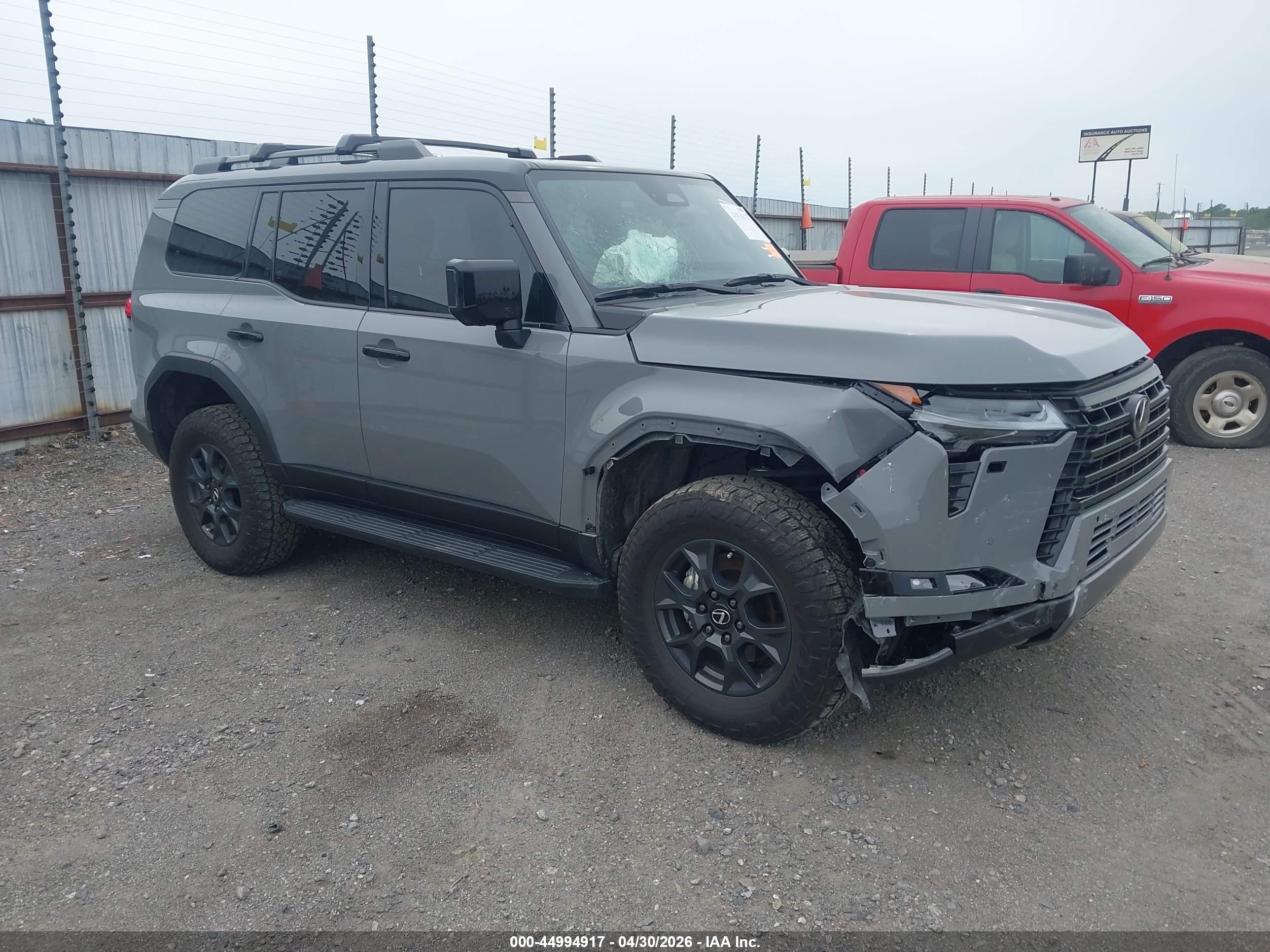 2025 Lexus GX 550 Premium+, VIN JTJTBCDX5S5066210 — Перед