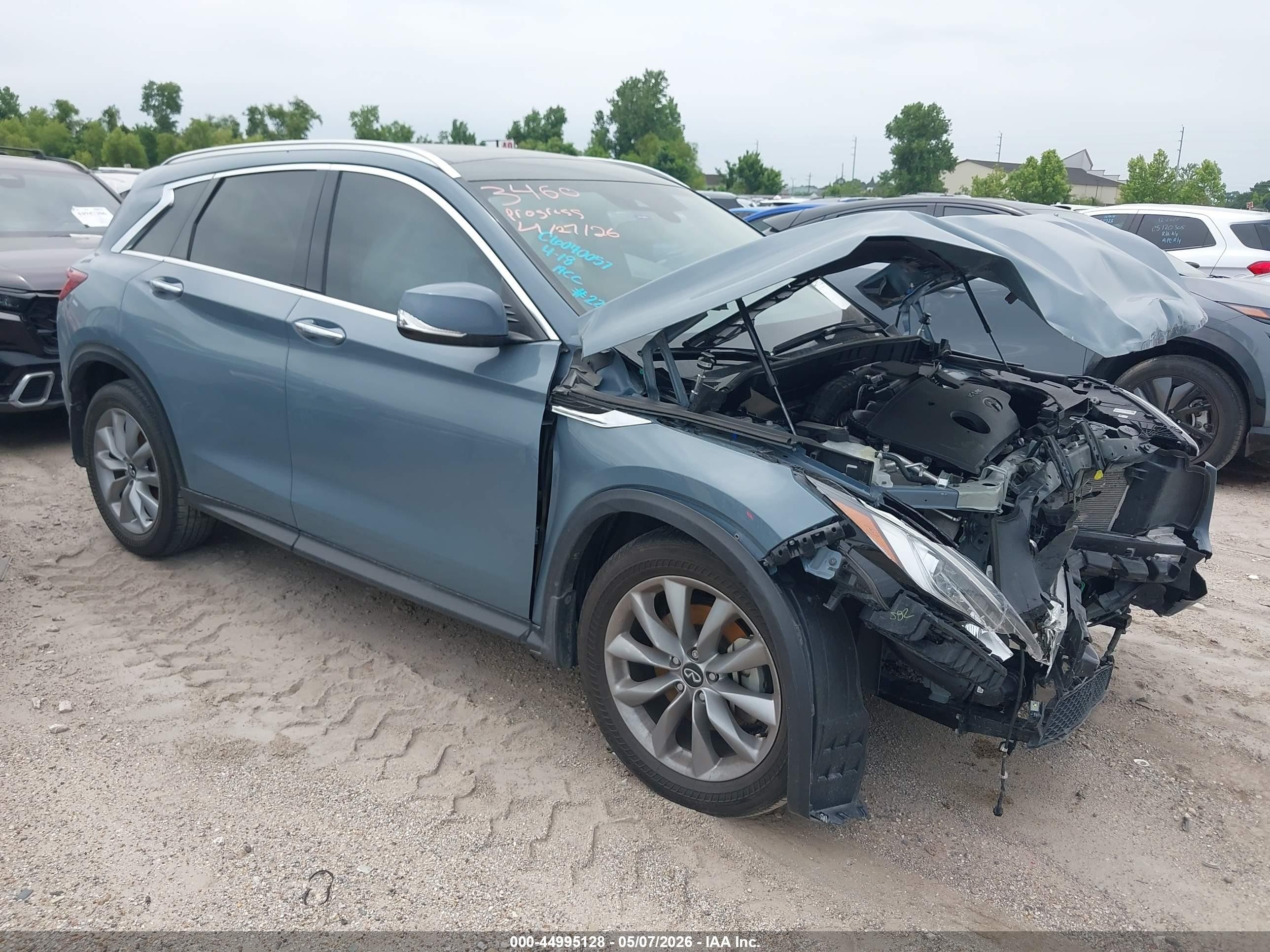 2022 Infiniti QX50 Luxe, VIN 3PCAJ5BA9NF122269 — Front end