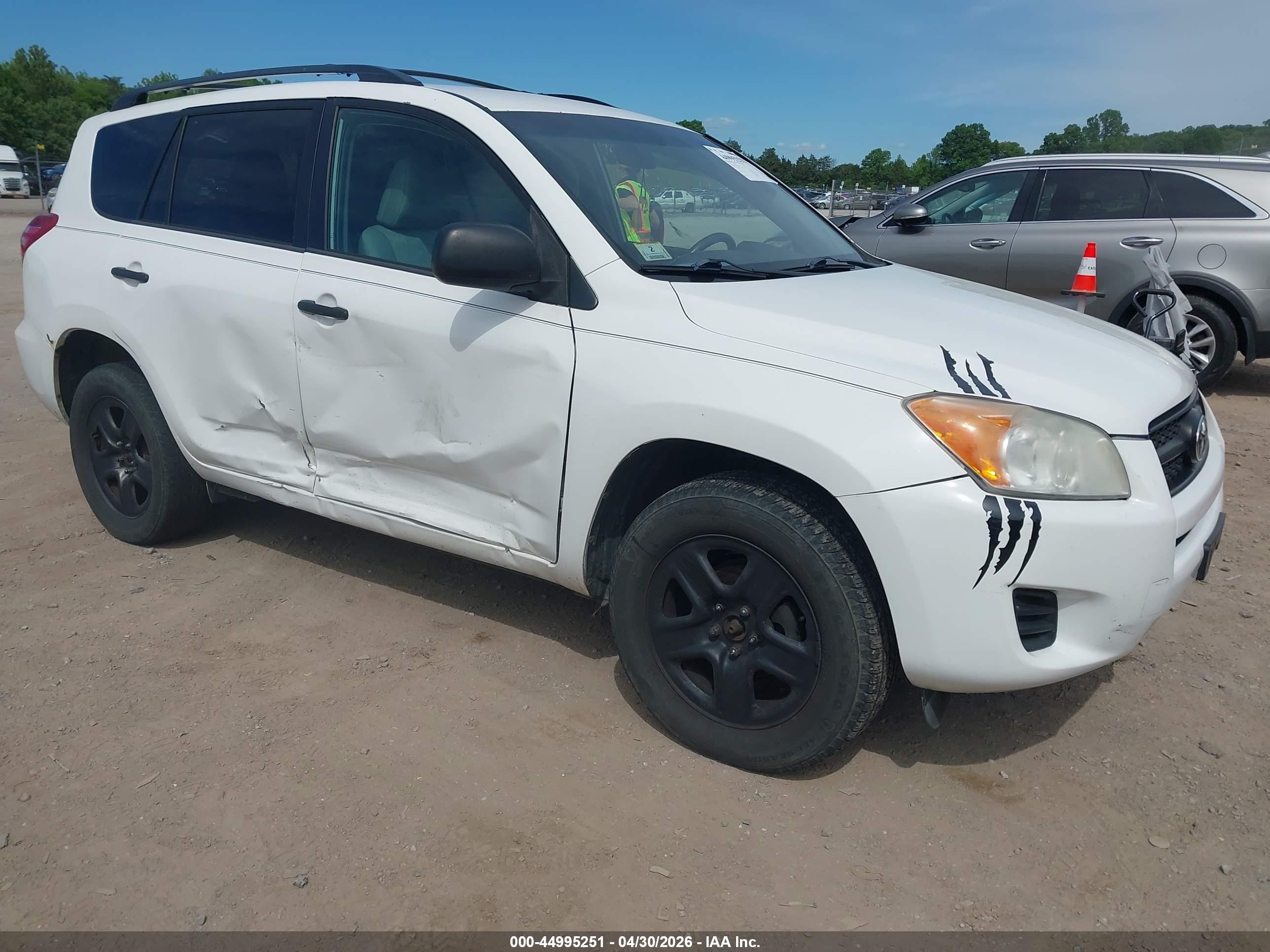 2012 Toyota RAV4, VIN 2T3BF4DV4CW215918 — Бок
