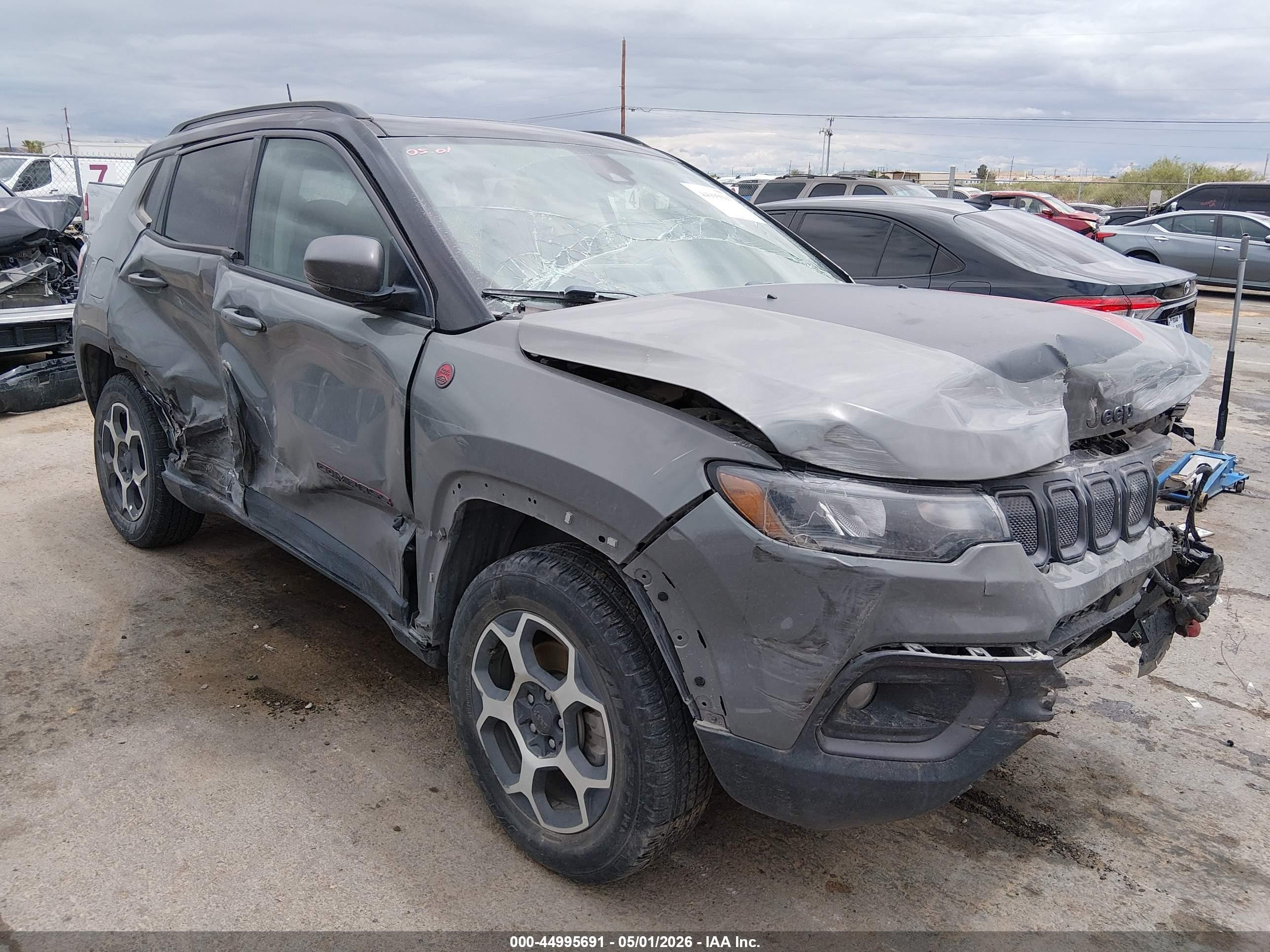 2022 Jeep Compass Trailhawk, VIN 3C4NJDDB4NT106144 — Side