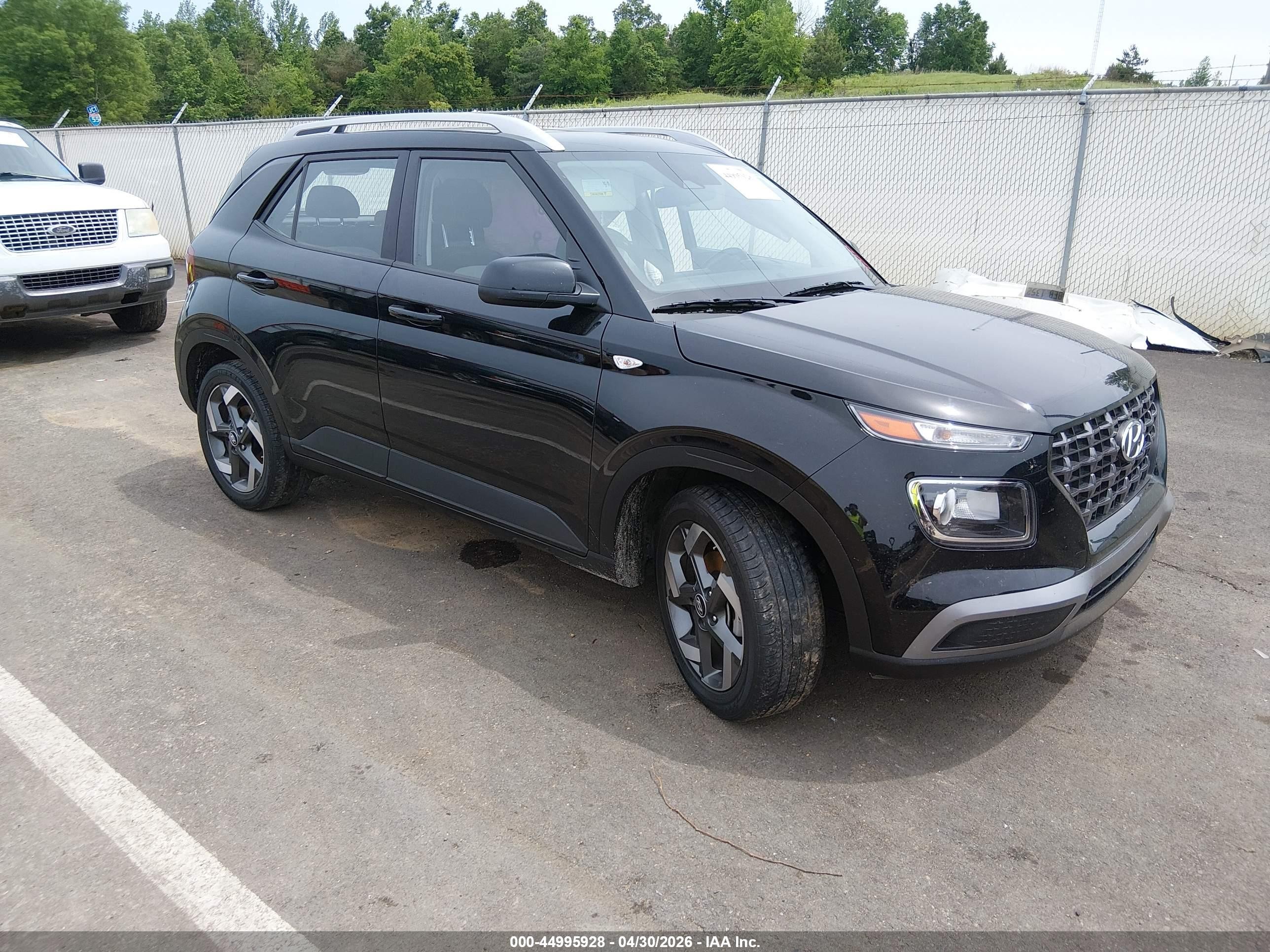 2023 Hyundai Venue Limited, VIN KMHRC8A32PU257374 — Side