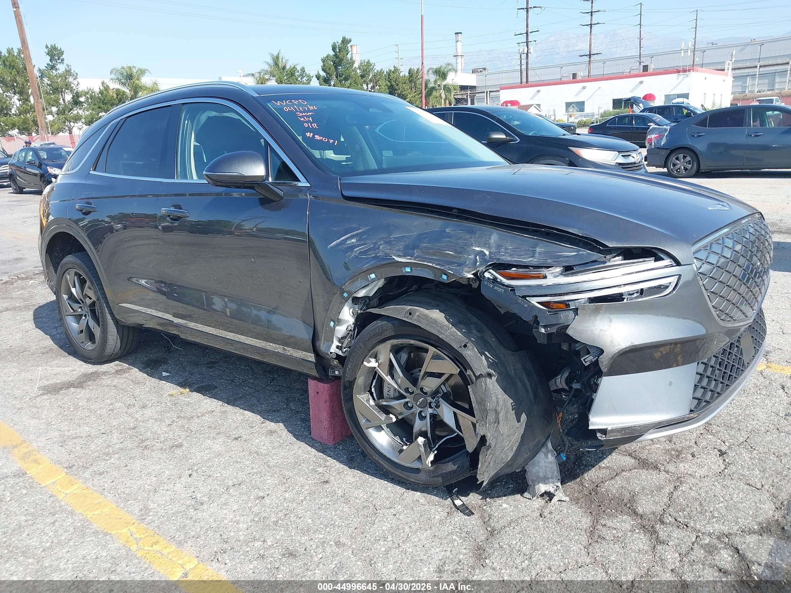 2023 Genesis GV70 Advanced, VIN 5NMMCET12PH000733 — Side