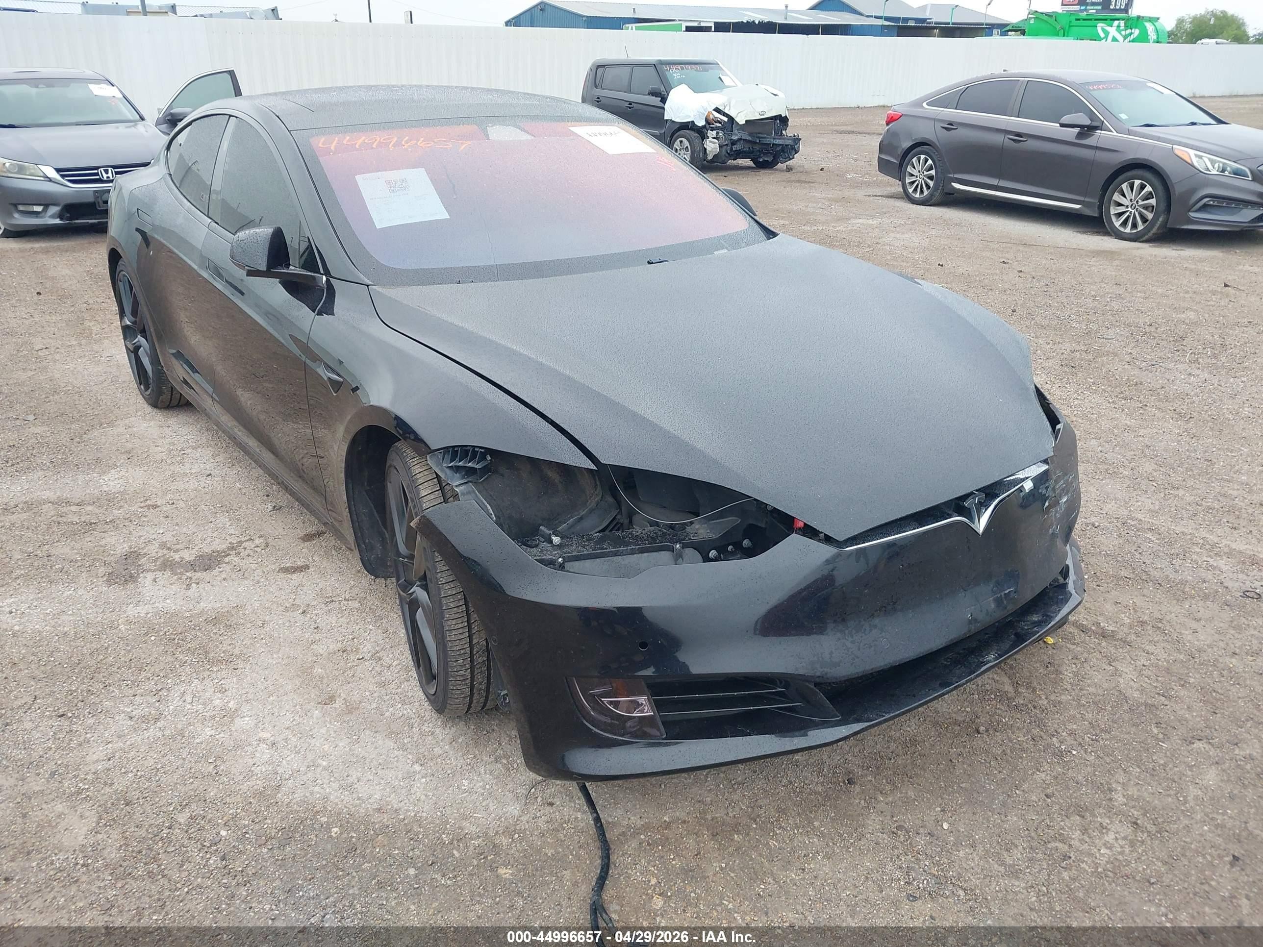 2018 Tesla Model S 75D, VIN 5YJSA1E48JF282897 — Front end