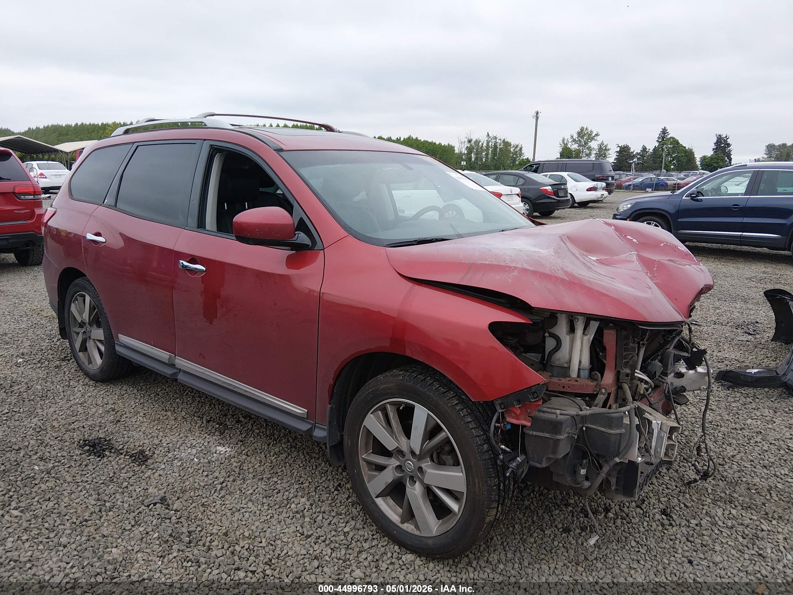 2014 Nissan Pathfinder S, VIN 5N1AR2MM2EC701935 — Перед