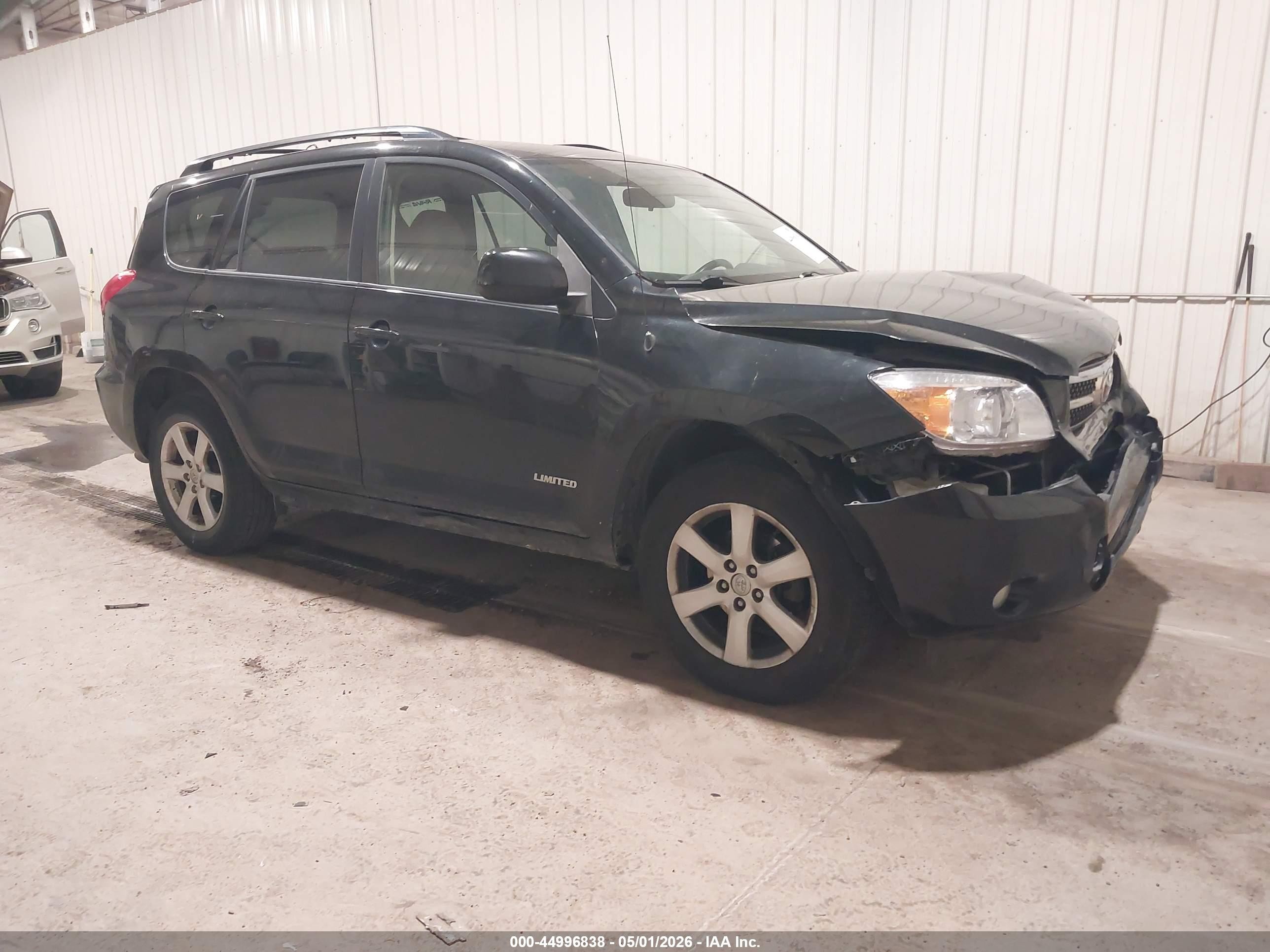 2008 Toyota RAV4 Limited, VIN JTMBD34V685215286 — Front end