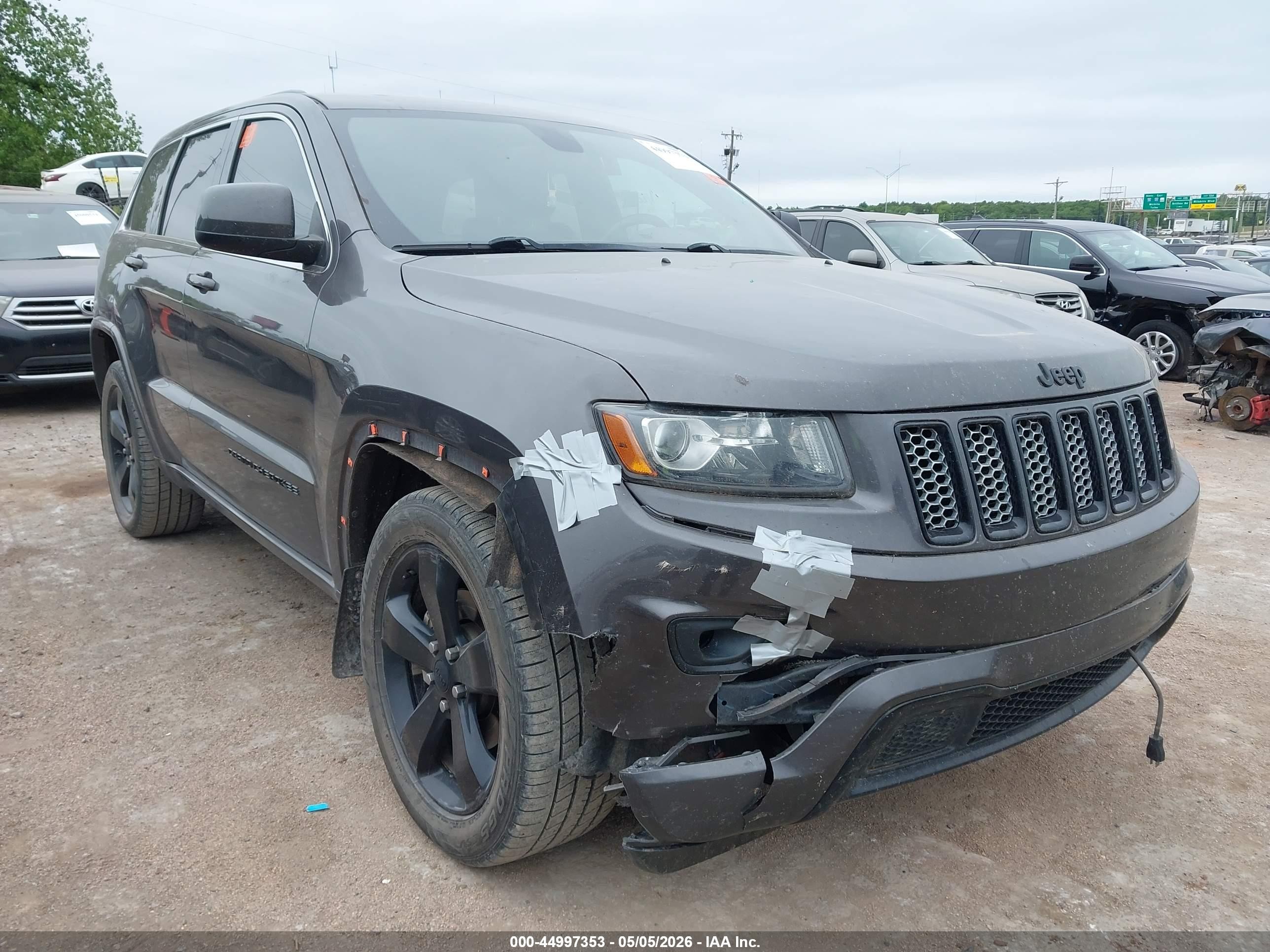 2015 Jeep Grand Cherokee Laredo, VIN 1C4RJFAG6FC661820 — Биологическое загрязнение