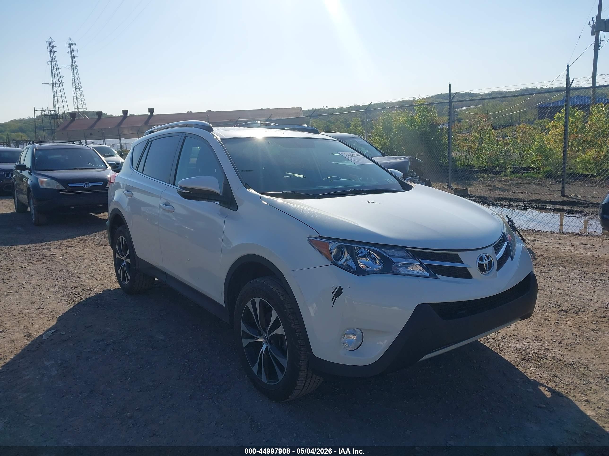 2015 Toyota RAV4 Limited, VIN 2T3DFREV2FW355538 — Normal wear