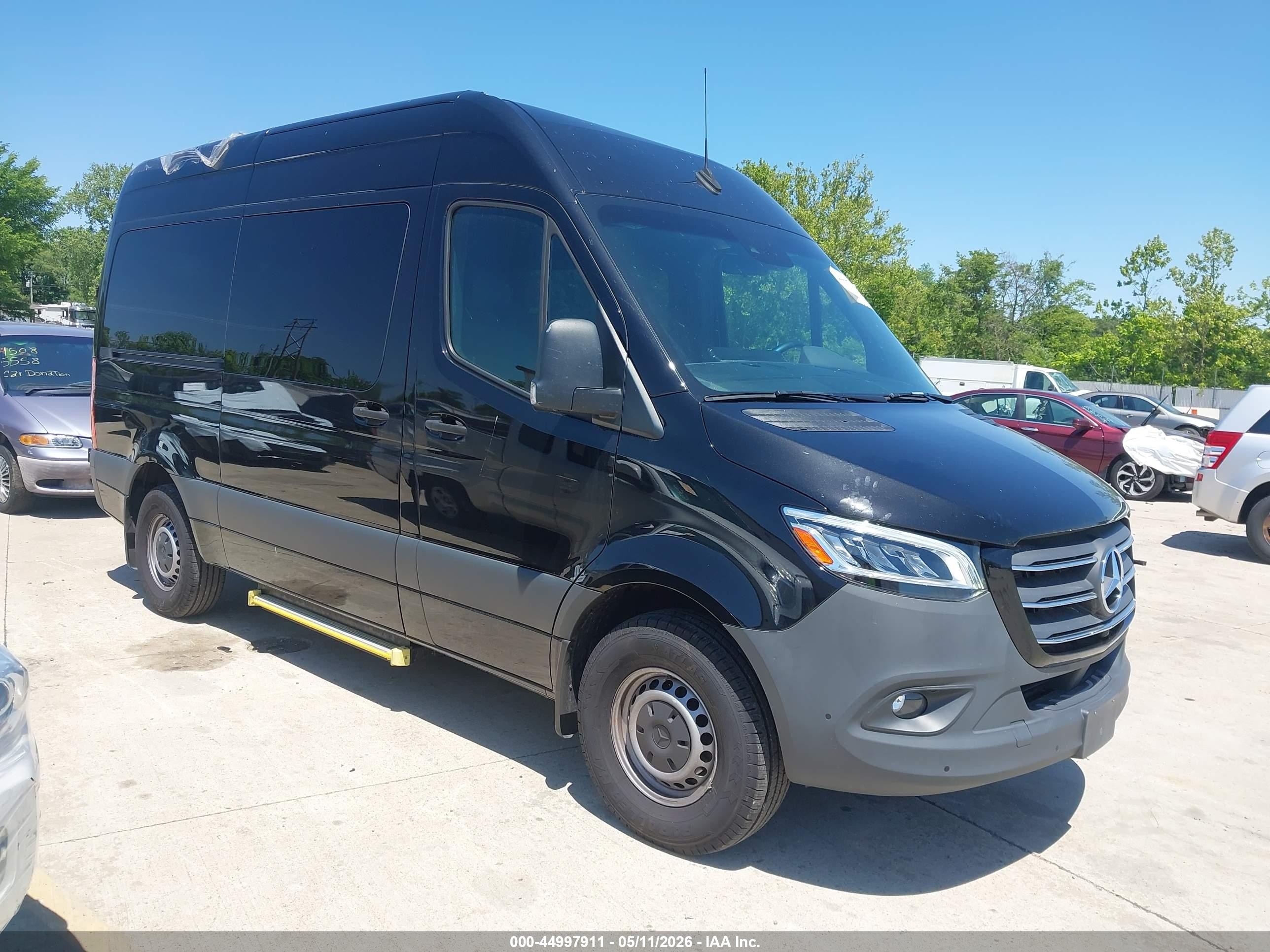 2023 Mercedes-Benz Sprinter Passenger, VIN W1Z70FGY9PT150461 — Roof