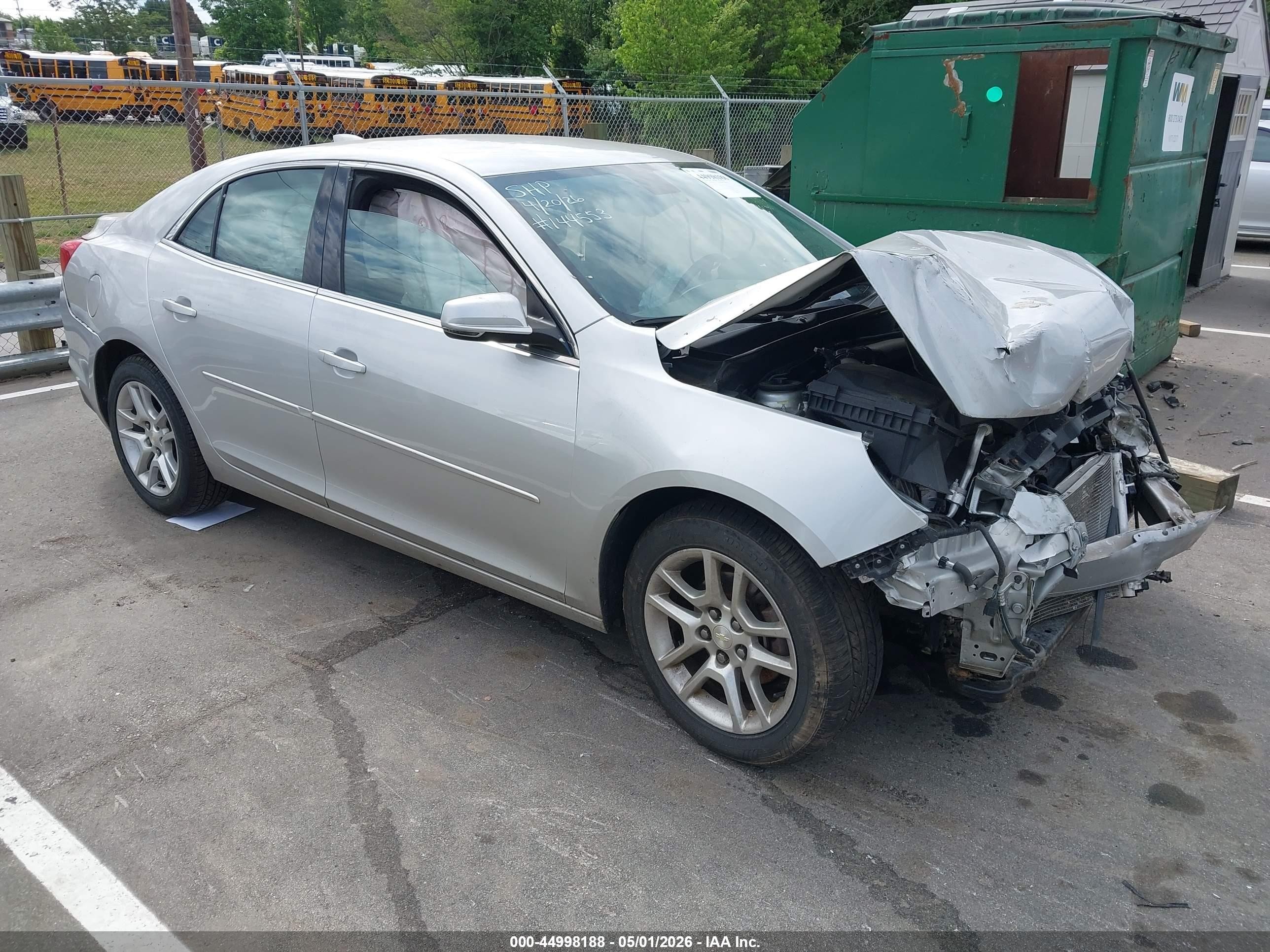 2016 Chevrolet Malibu LT, VIN 1G11C5SA4GF144553 — Front end