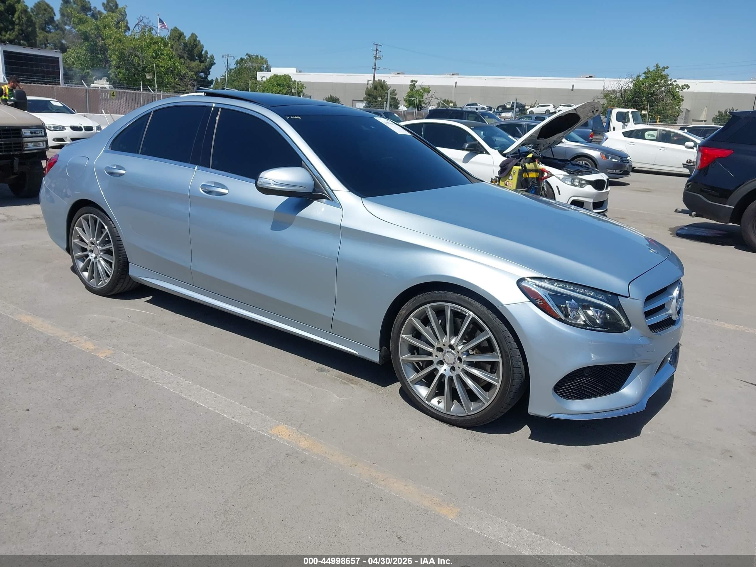 2015 Mercedes-Benz C 300, VIN 55SWF4JB6FU086696 — Front end