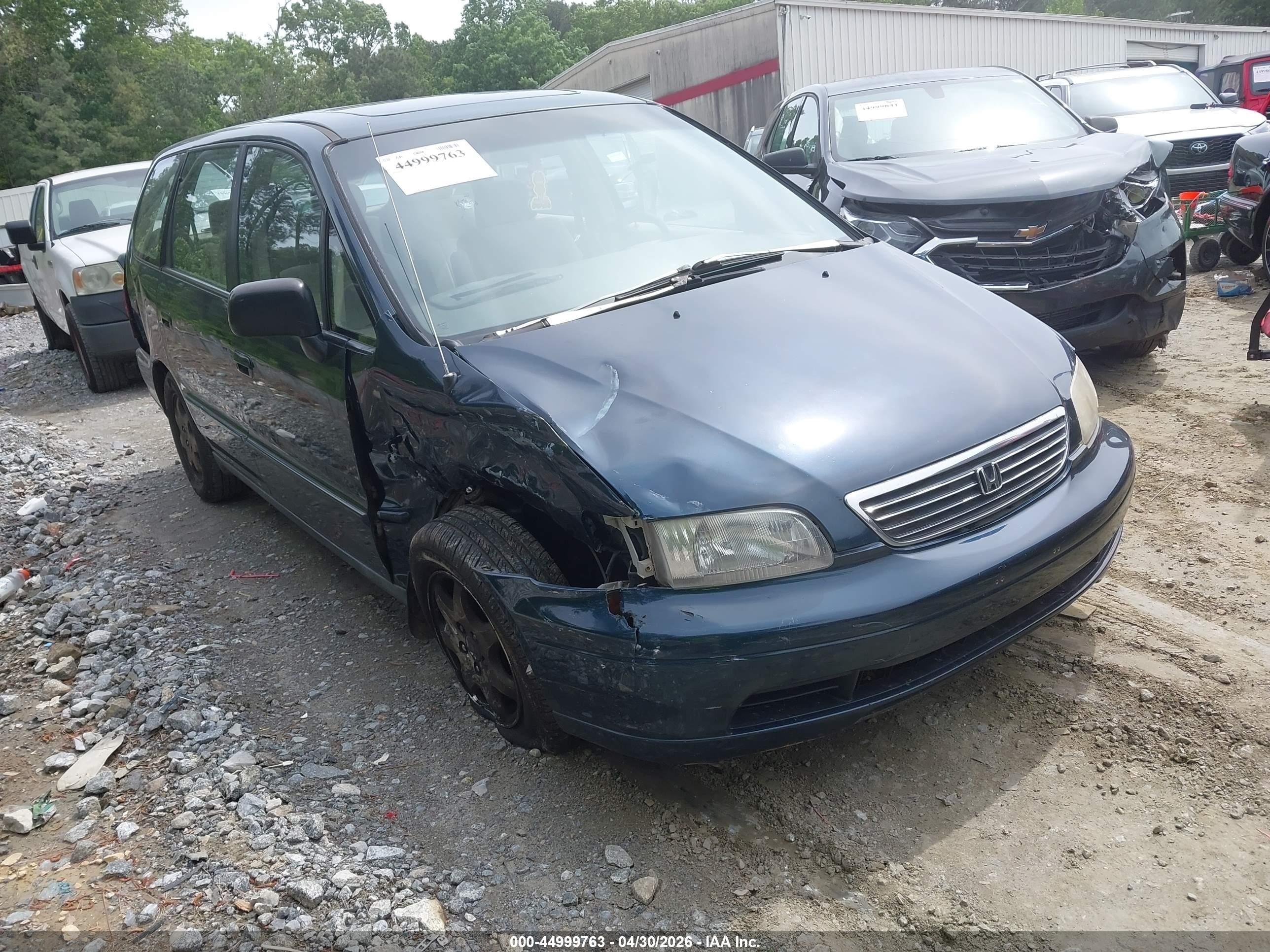 1995 Honda Odyssey EX, VIN JHMRA1870SC002133 — Front end