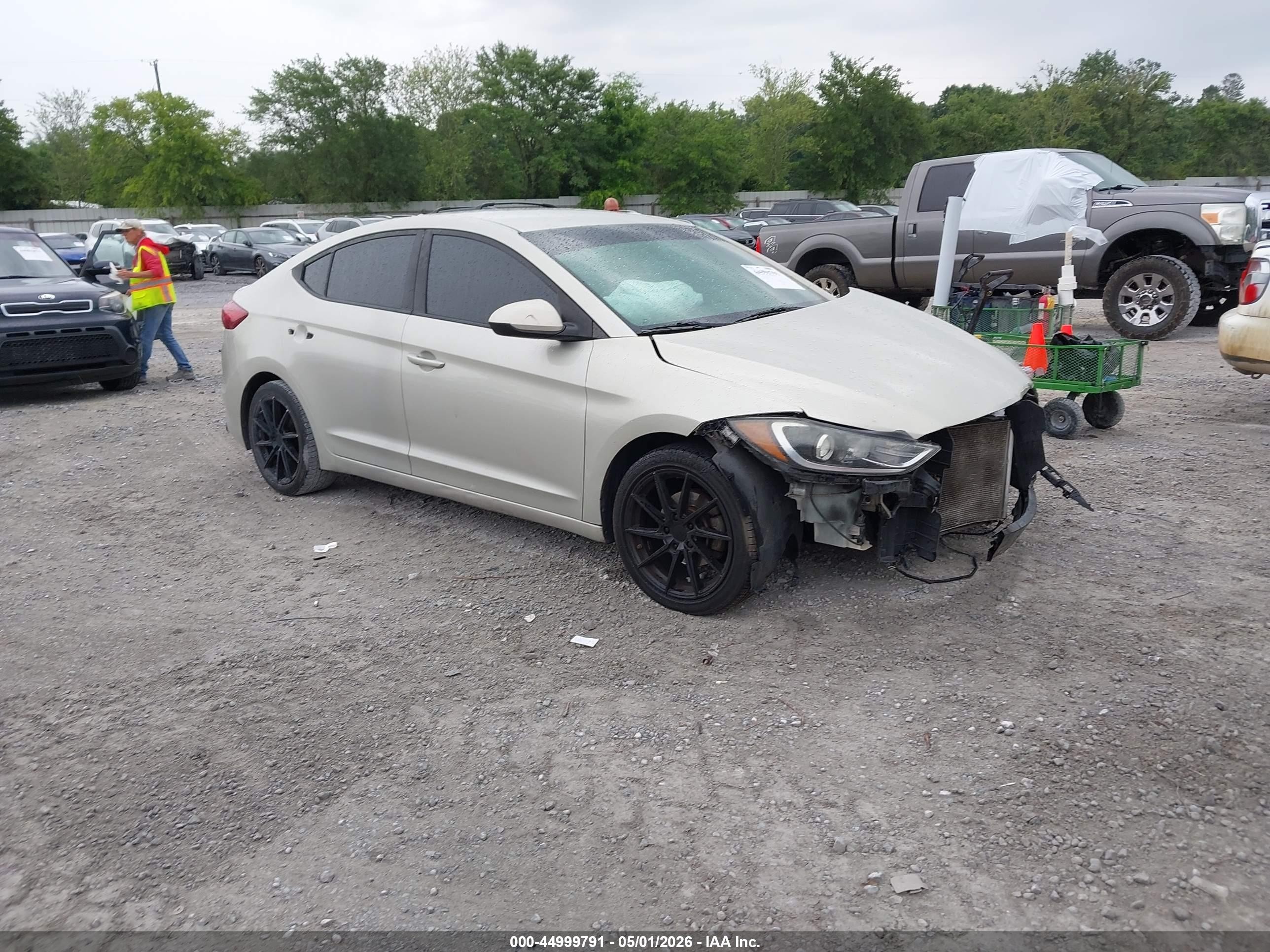 2017 Hyundai Elantra SE, VIN 5NPD74LF4HH149188 — Front end