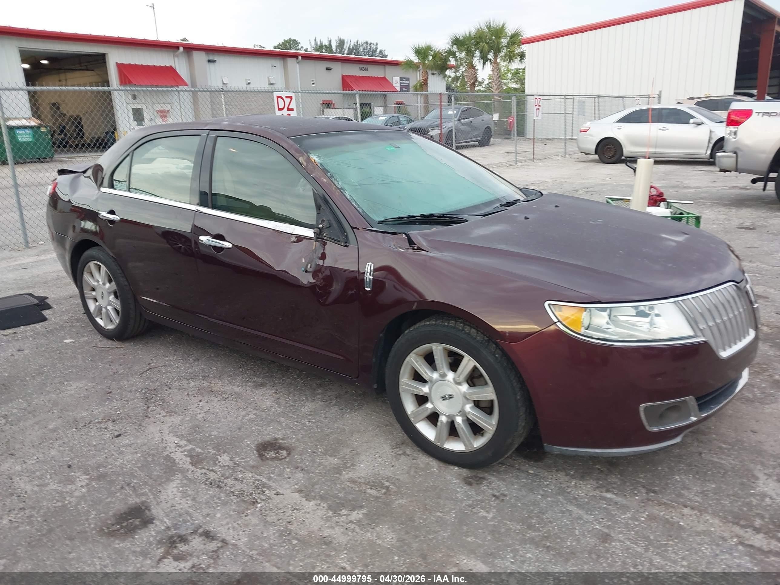 2011 Lincoln MKZ, VIN 3LNHL2GCXBR769187 — Roof