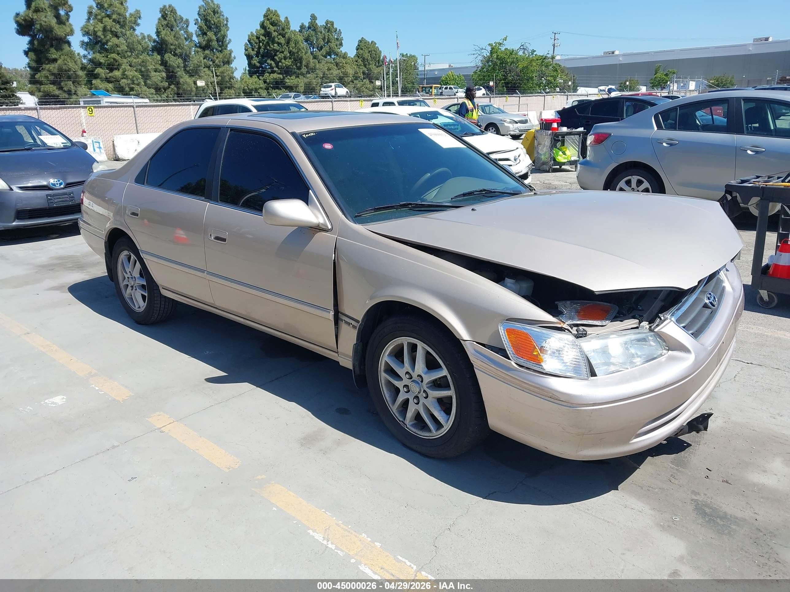2000 Toyota Camry LE, VIN JT2BF28K3Y0251737 — Normal wear