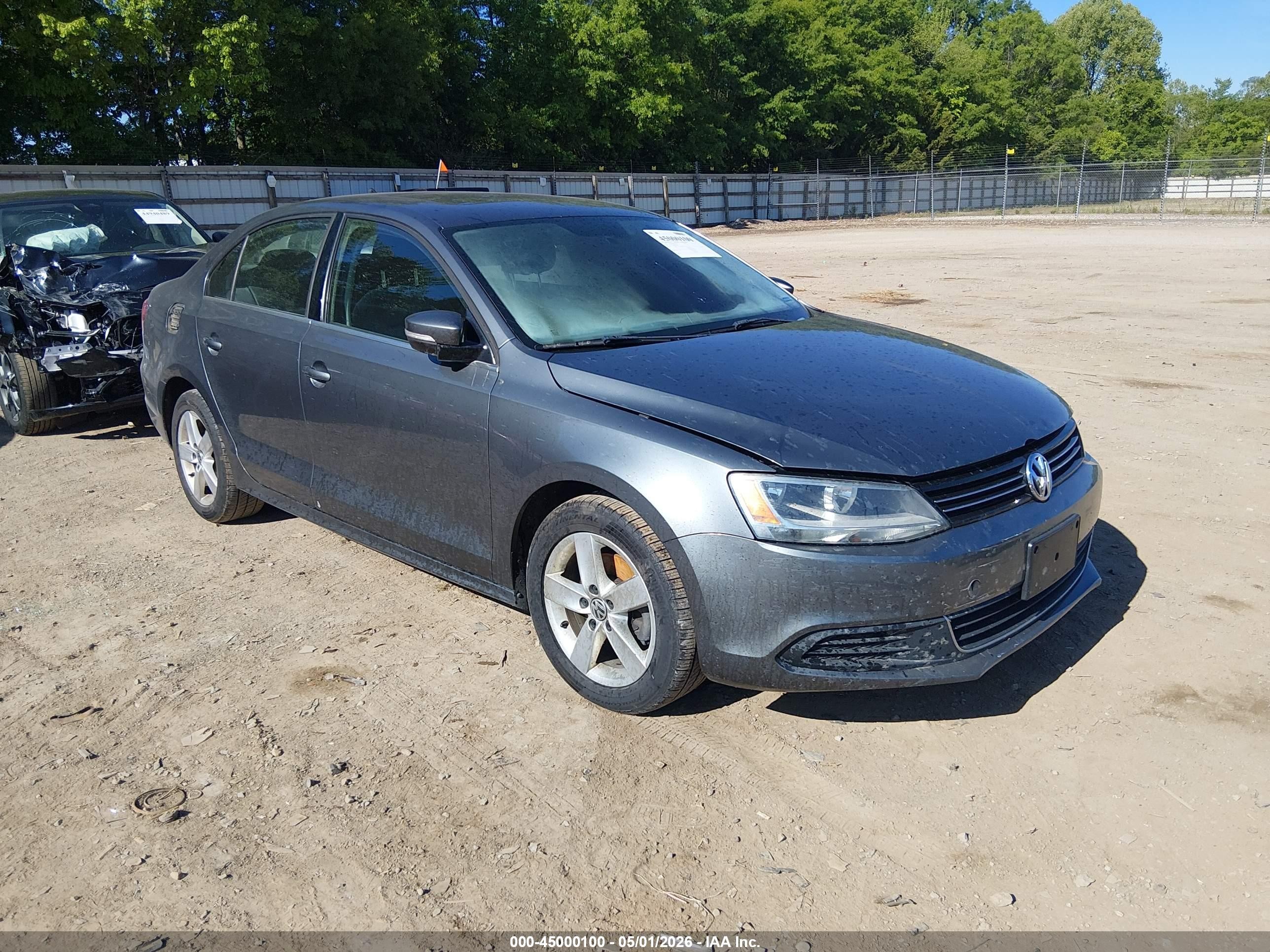 2014 Volkswagen Jetta TDI, VIN 3VW3L7AJ2EM385650 — Пожар в салоне