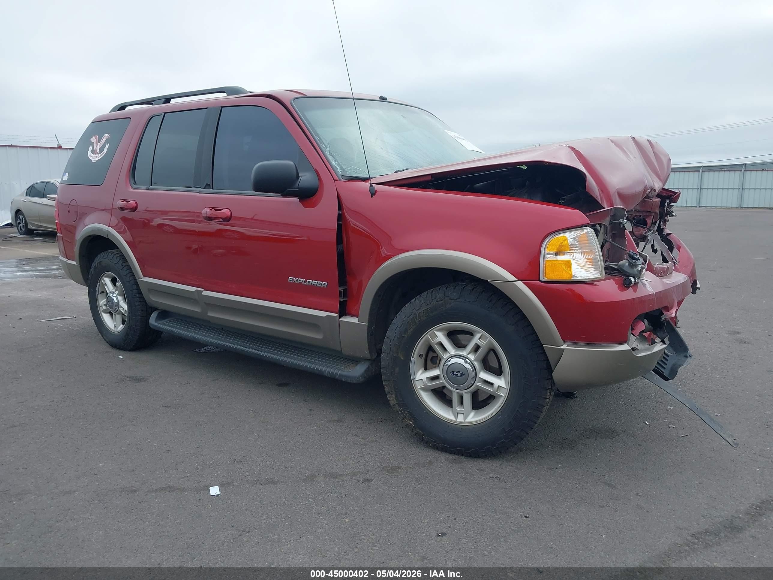 2002 Ford Explorer Eddie Bauer, VIN 1FMZU74EX2ZA47007 — Front end