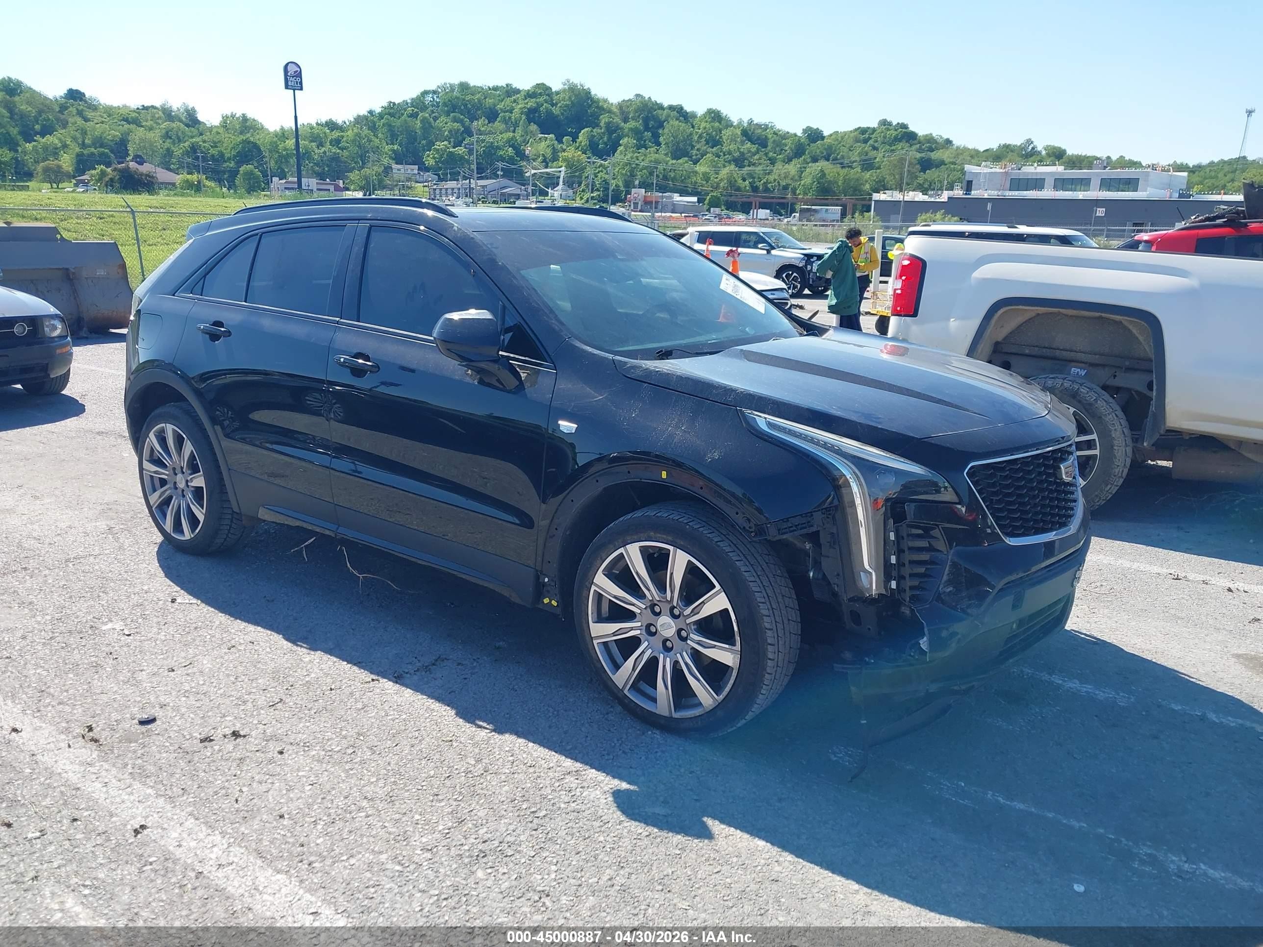 2019 Cadillac XT4 AWD Sport, VIN 1GYFZFR49KF101945 — Front end