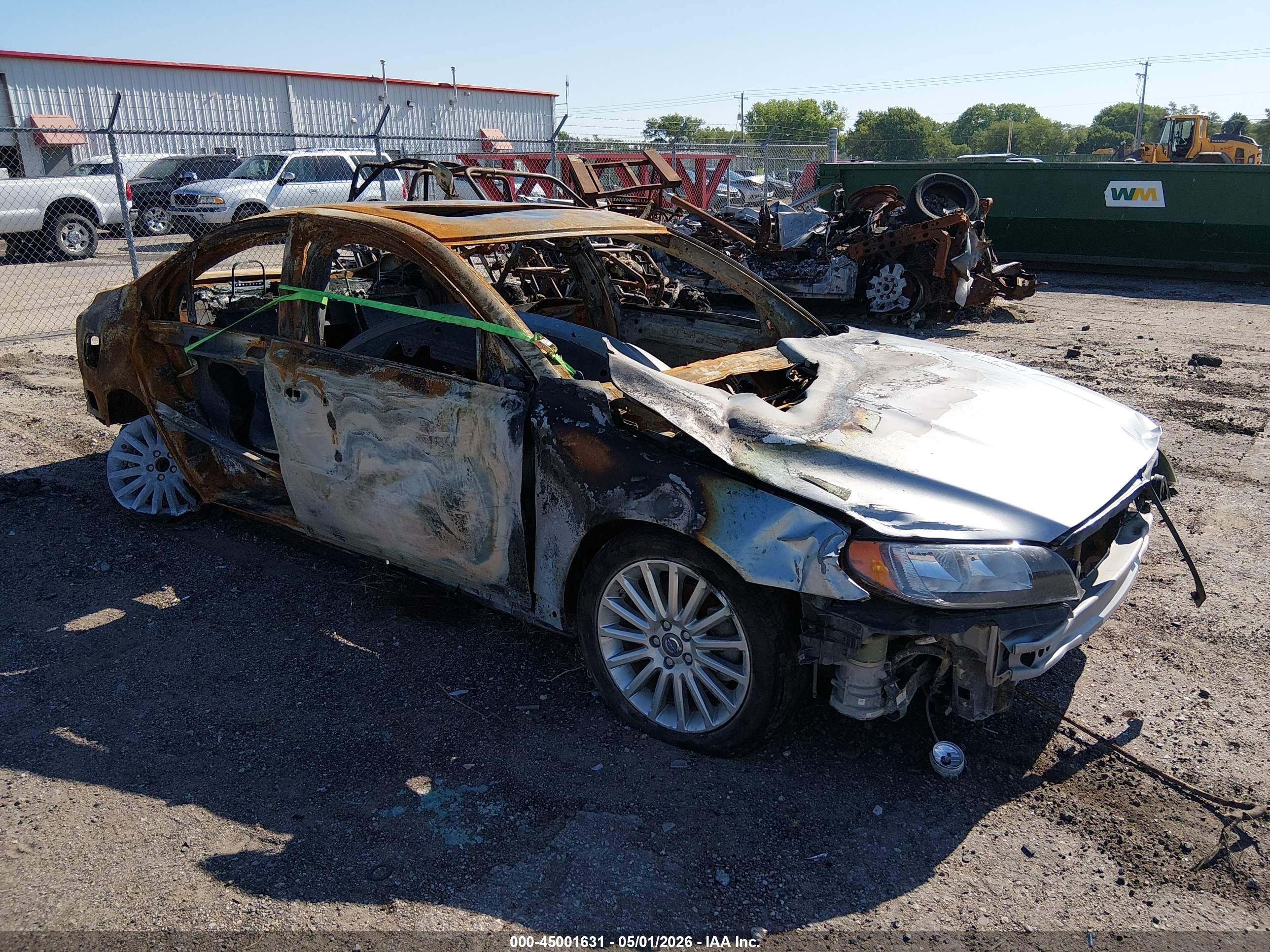 2013 Volvo S80 3.2L, VIN YV1952AS0D1167926 — Пожар