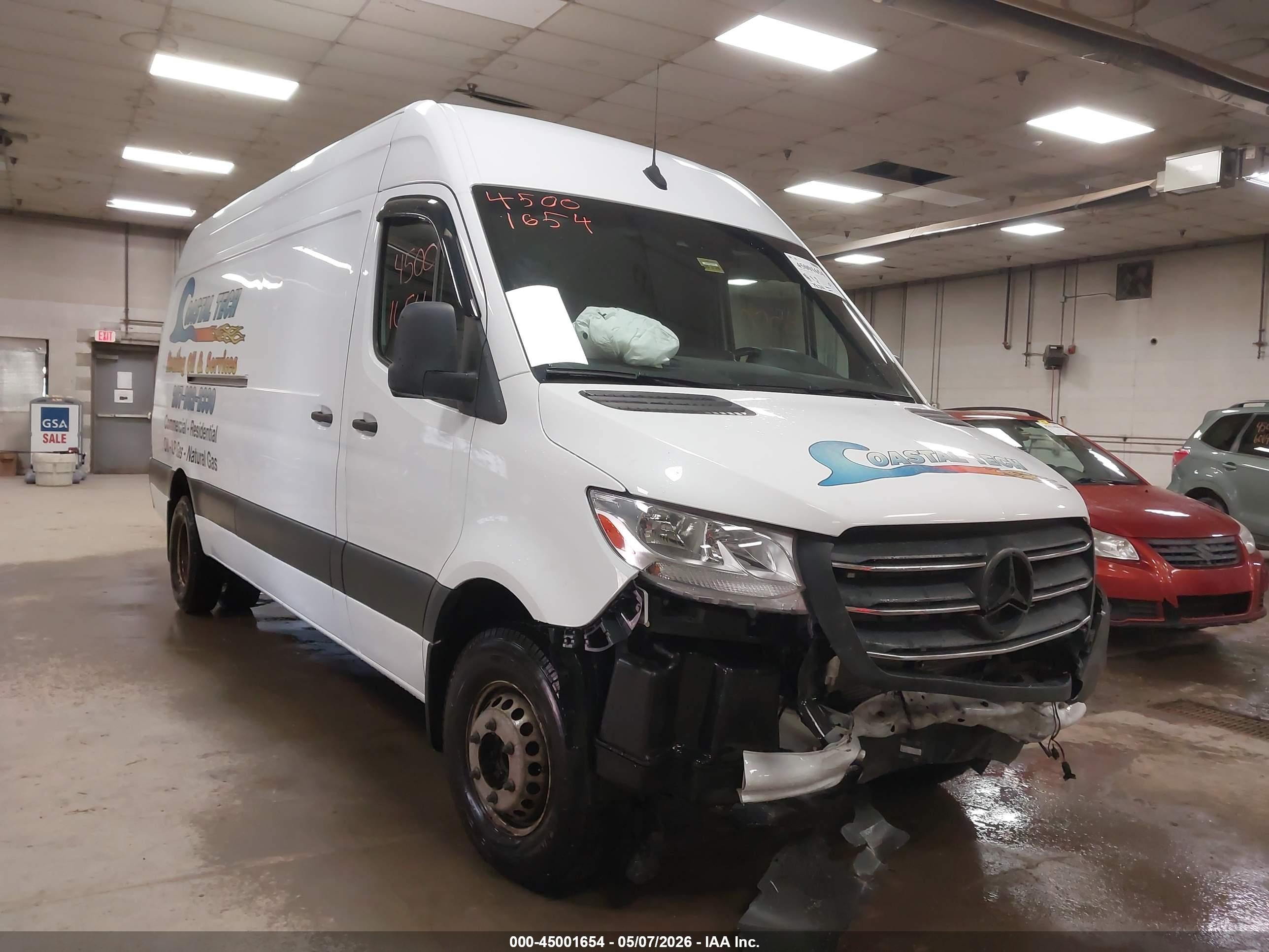2019 Mercedes-Benz Sprinter Cargo, VIN WD4PF1CDXKP108286 — Перед