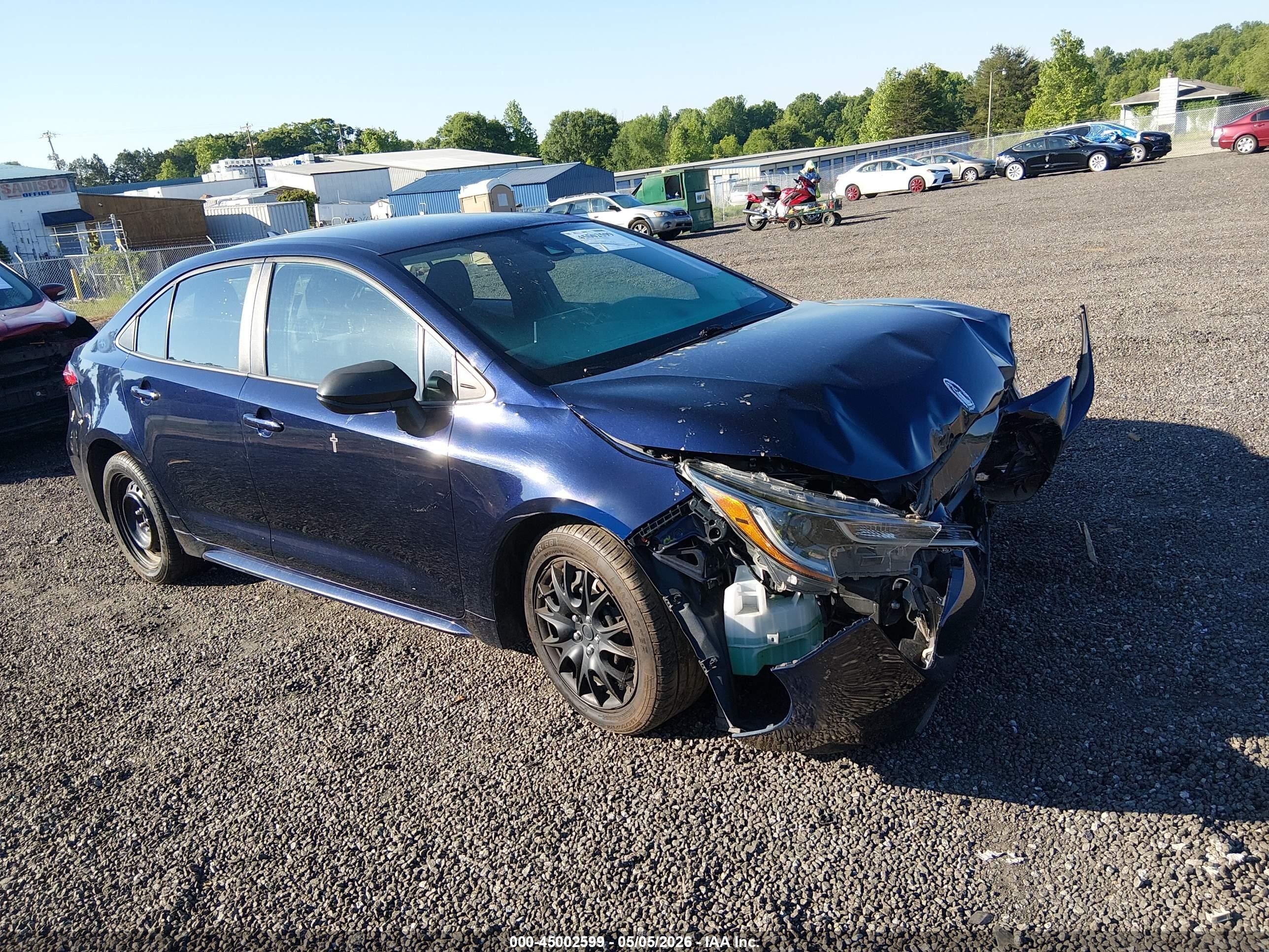 2020 Toyota Corolla LE, VIN 5YFEPRAEXLP110581 — Front end