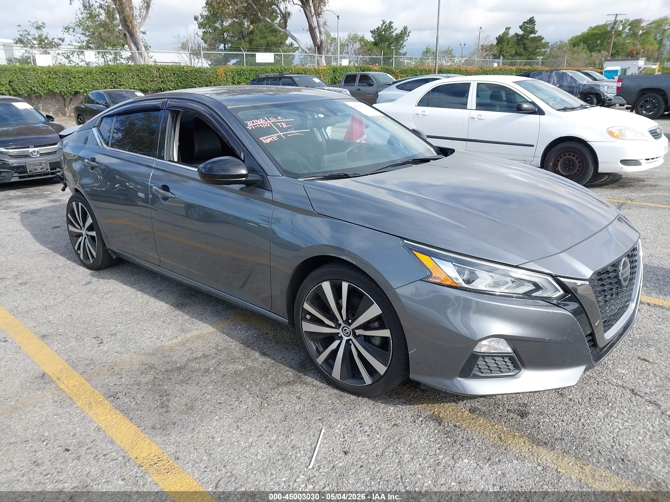 2020 Nissan Altima SR, VIN 1N4BL4CV5LC156008 — Rear end