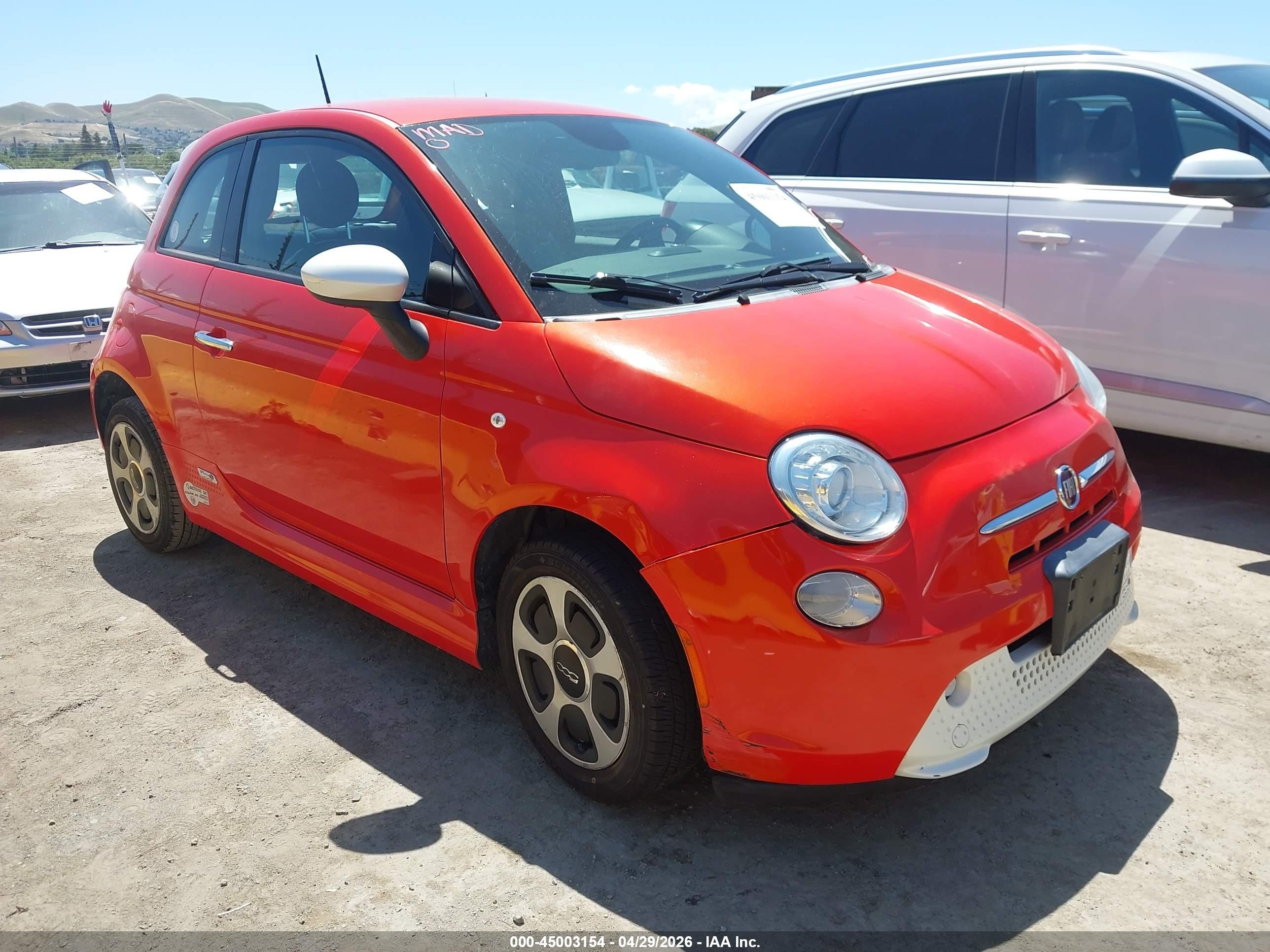2014 FIAT 500e, VIN 3C3CFFGE6ET173634 — Normal wear