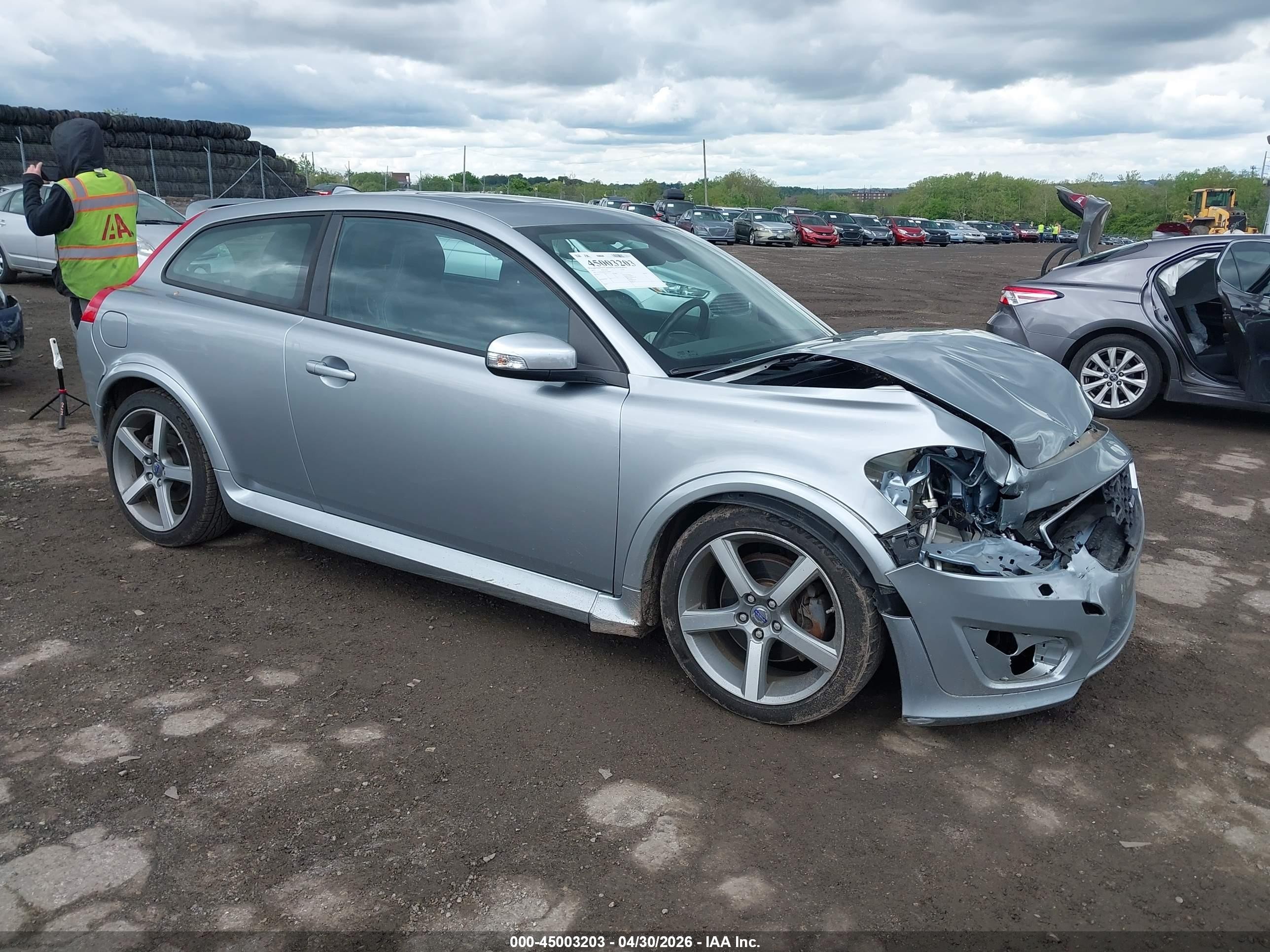 2012 Volvo C30, VIN YV1672MK8C2269489 — Front end
