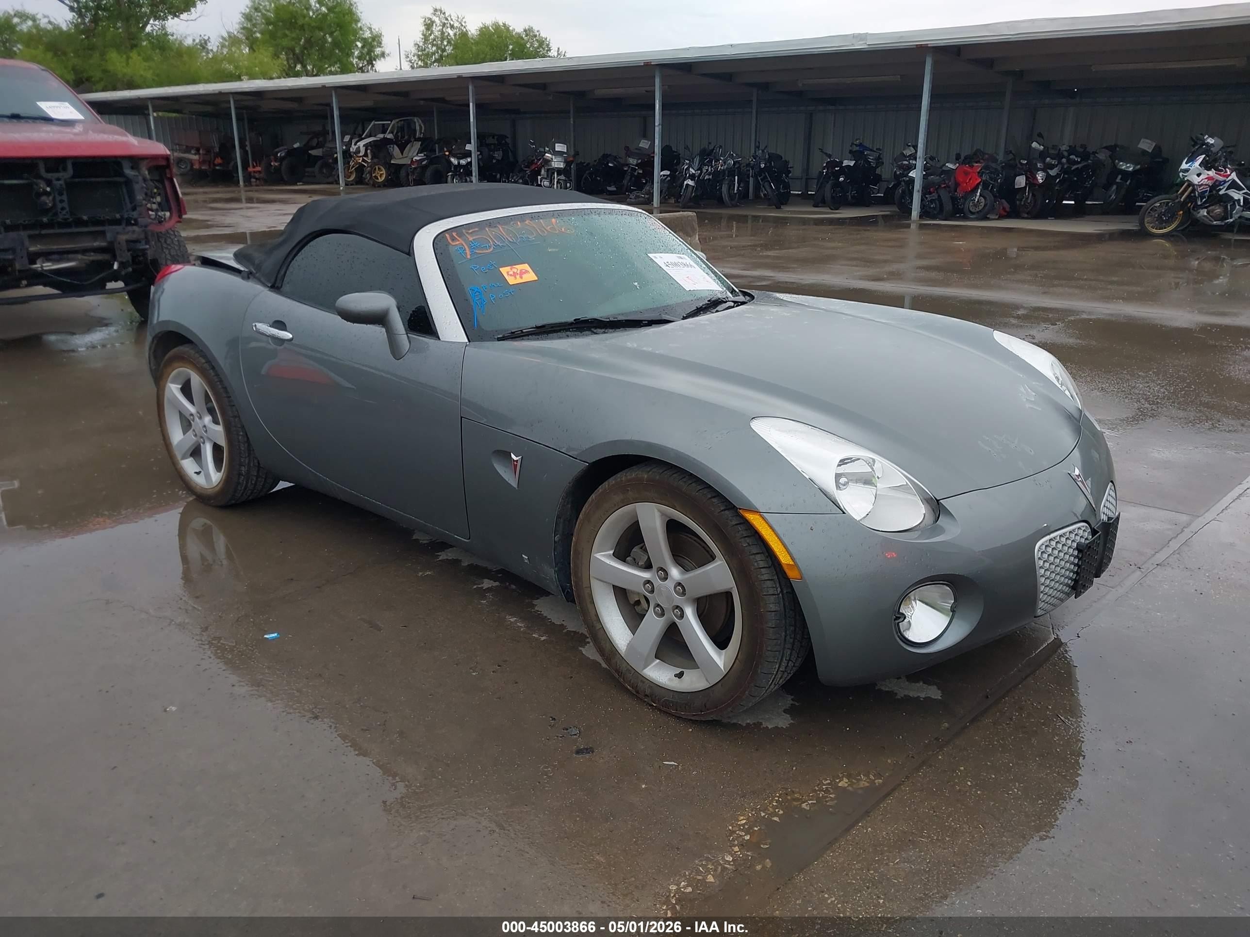2006 Pontiac Solstice, VIN 1G2MB33B66Y101794 — Rear end