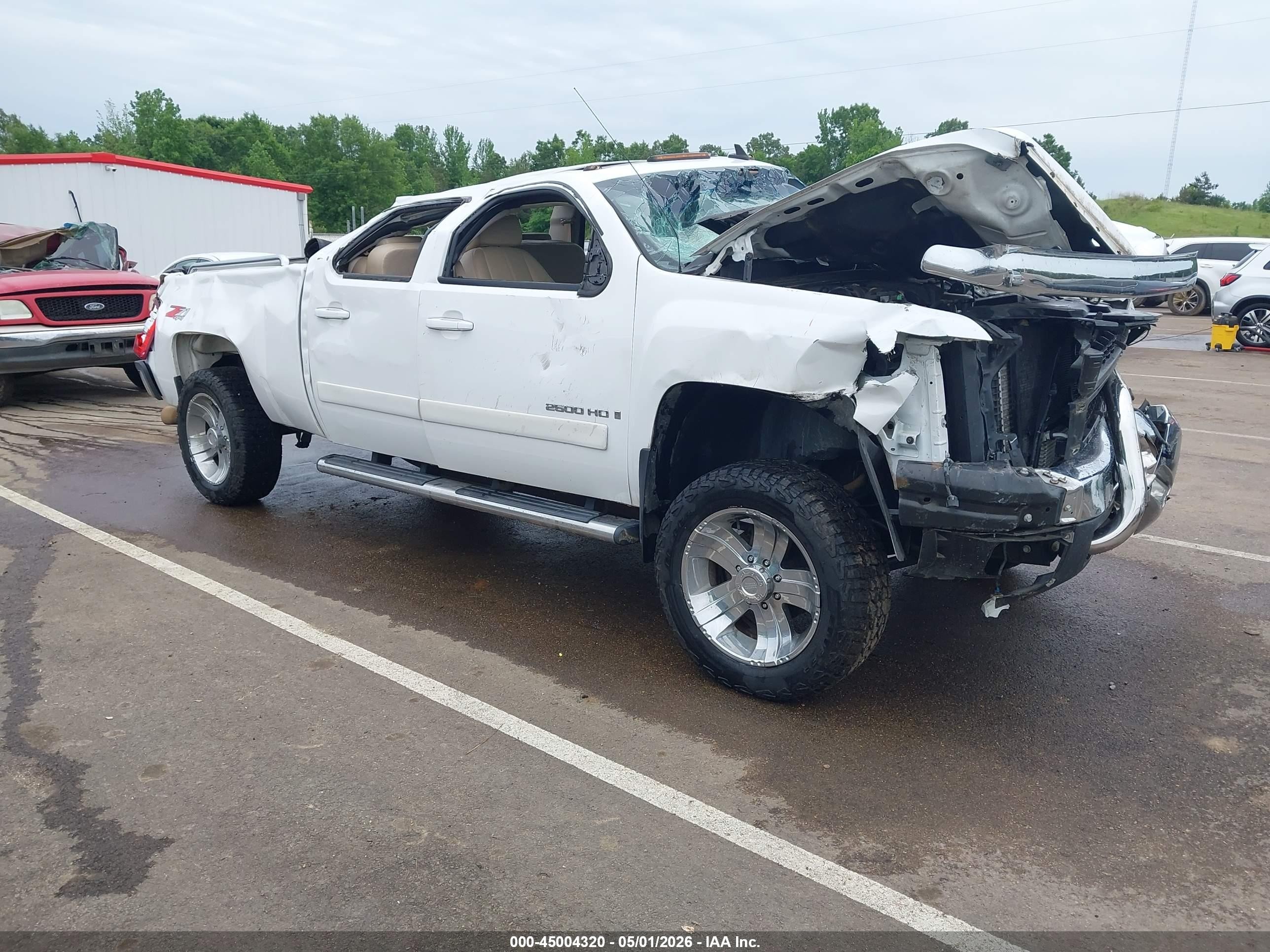 2008 Chevrolet Silverado 2500HD LTZ, VIN 1GCHK23638F210626 — Опрокидывание