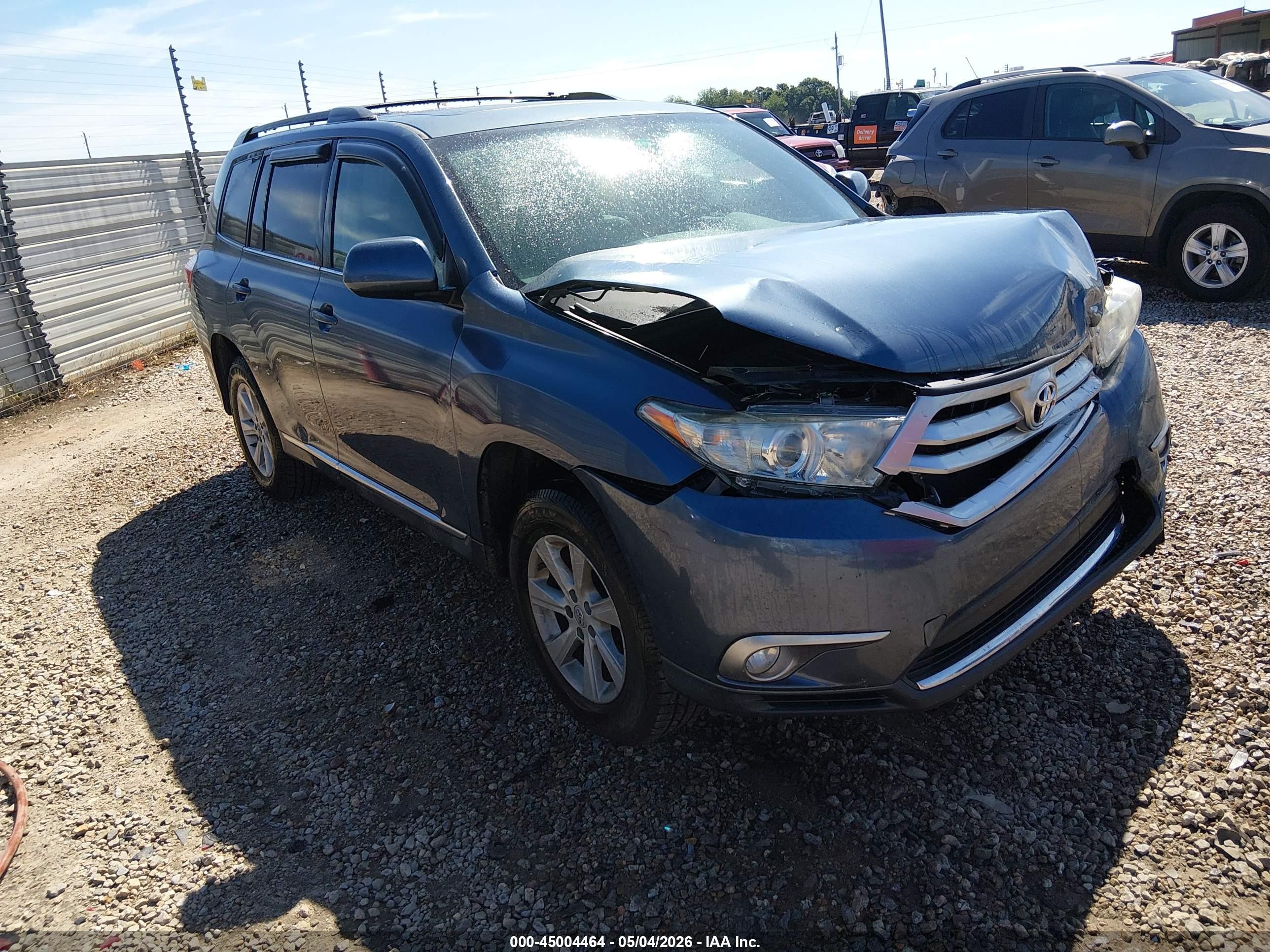 2013 Toyota Highlander SE, VIN 5TDZK3EH4DS092539 — Front end